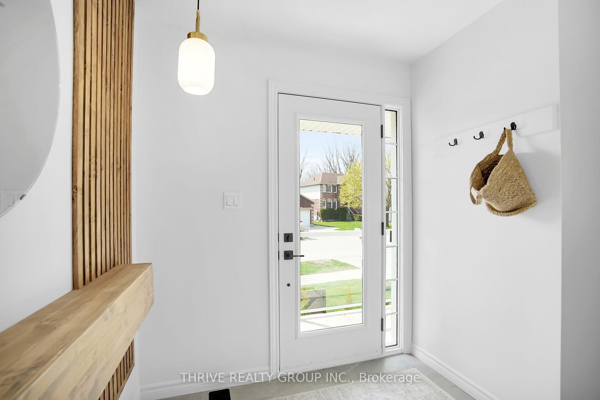 Photo 6 of 20 Deborah Drive, Strathroy-Caradoc, NE — HOMEH