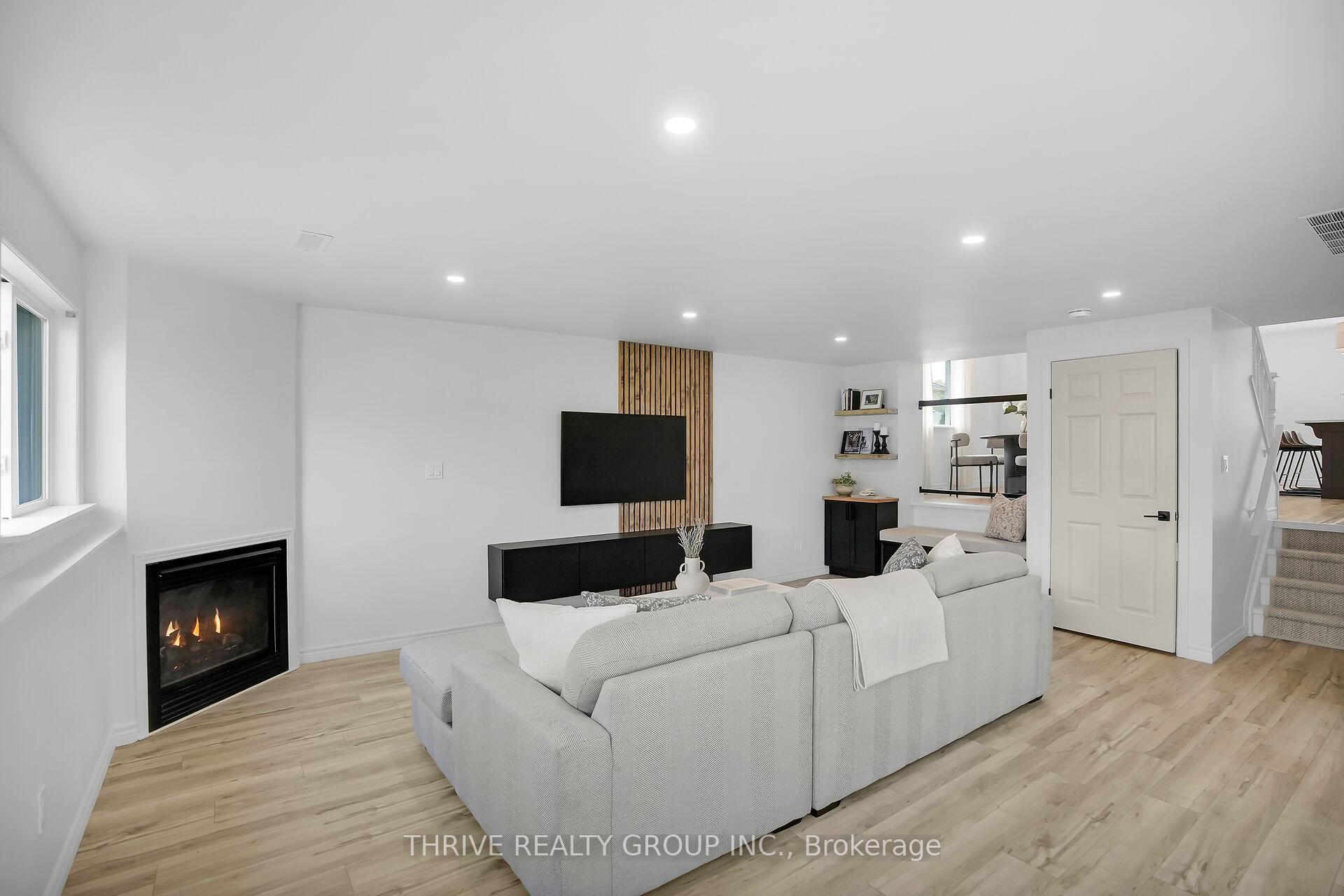 Photo 28 of 20 Deborah Drive, Strathroy-Caradoc, NE — HOMEH