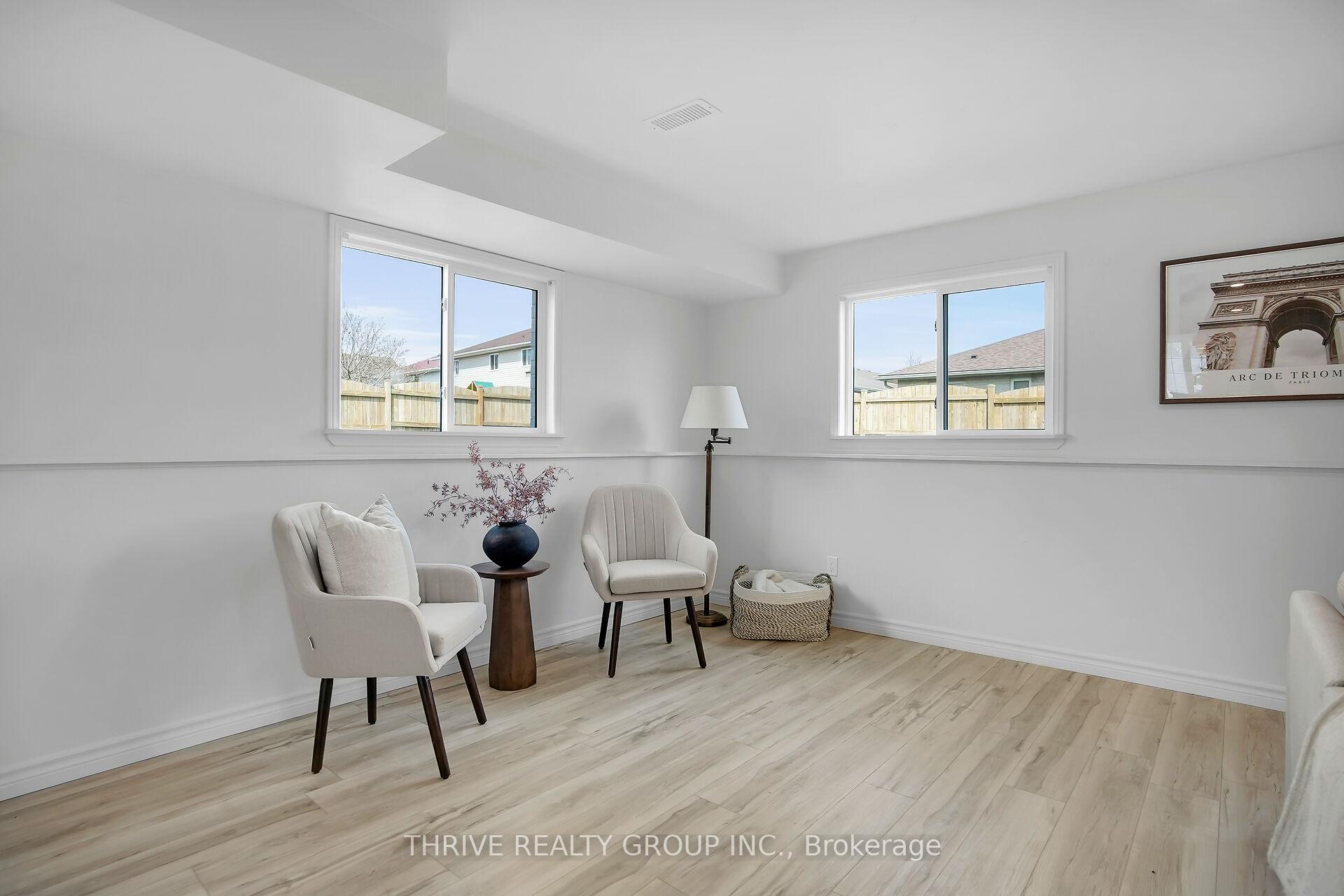 Photo 32 of 20 Deborah Drive, Strathroy-Caradoc, NE — HOMEH