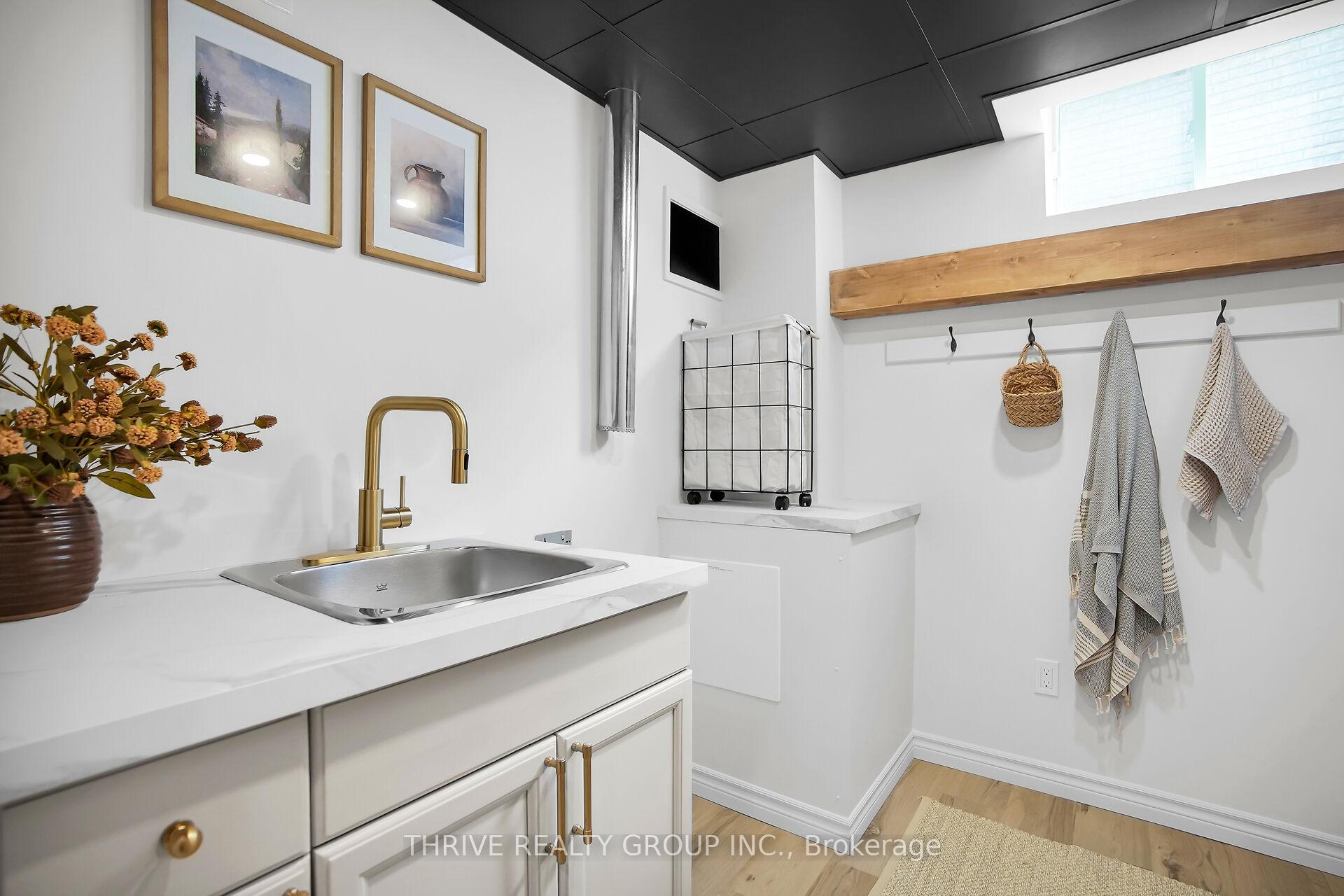 Photo 38 of 20 Deborah Drive, Strathroy-Caradoc, NE — HOMEH