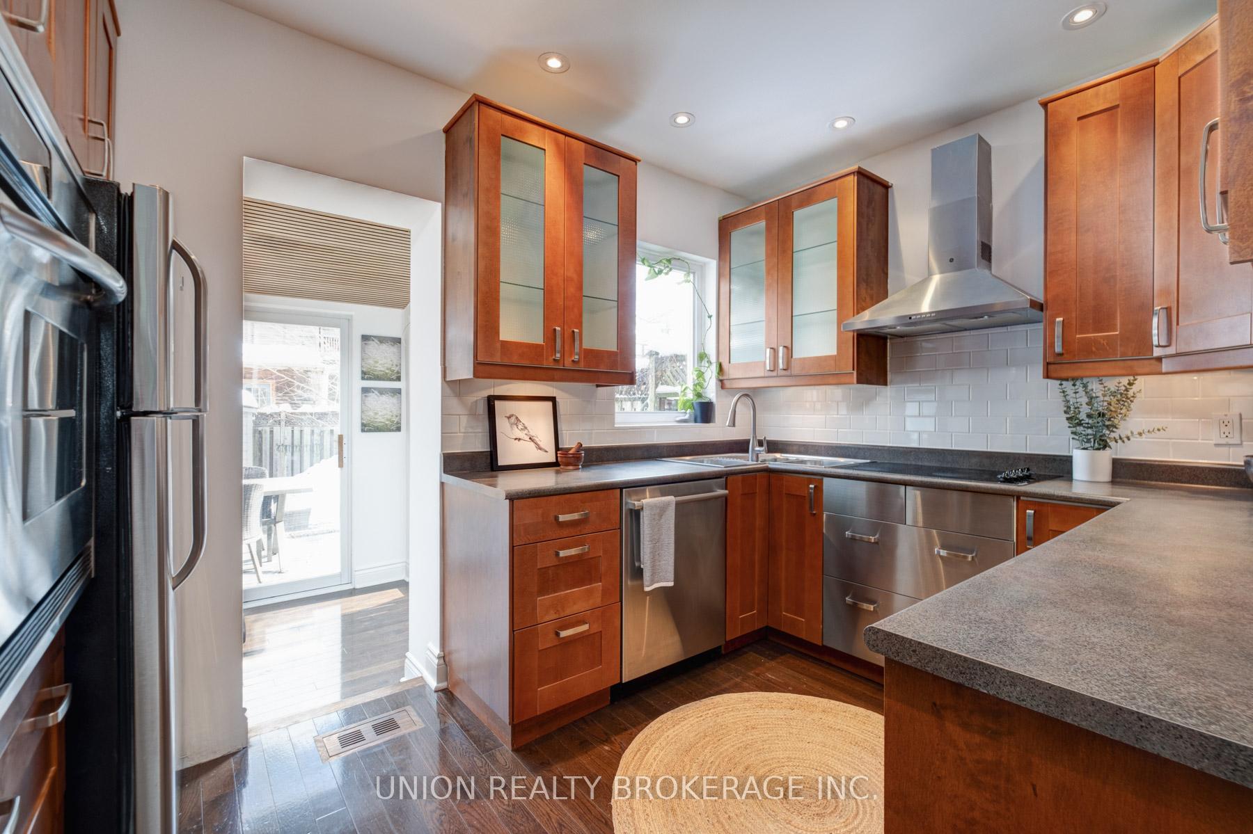 Photo 8 of 25 Kent Road, Toronto, Greenwood-Coxwell — HOMEH