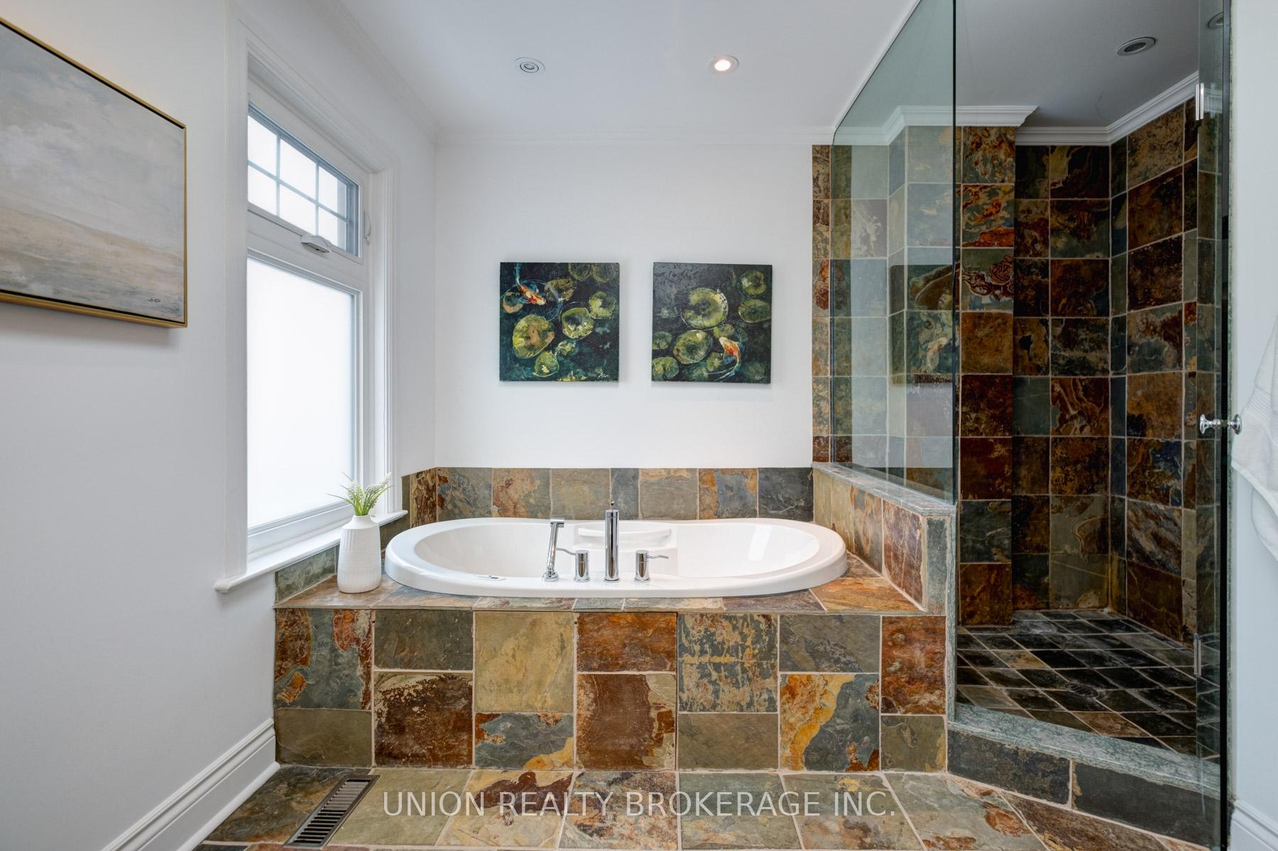 Photo 20 of 25 Kent Road, Toronto, Greenwood-Coxwell — HOMEH