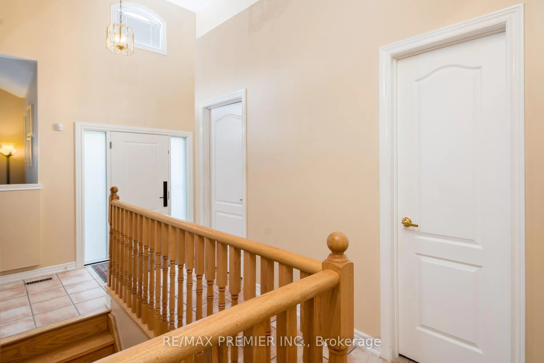 Photo 4 of 36 Toulon Crescent, Vaughan, Vellore Village — HOMEH