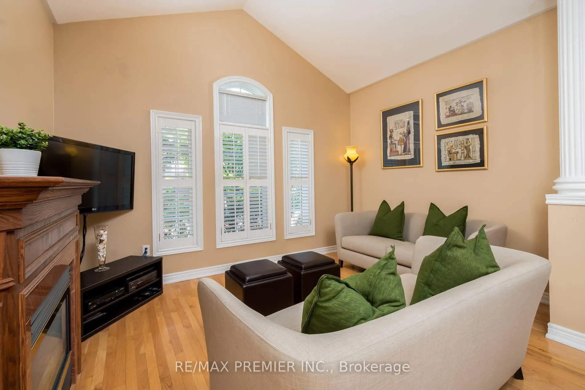 Photo 7 of 36 Toulon Crescent, Vaughan, Vellore Village — HOMEH