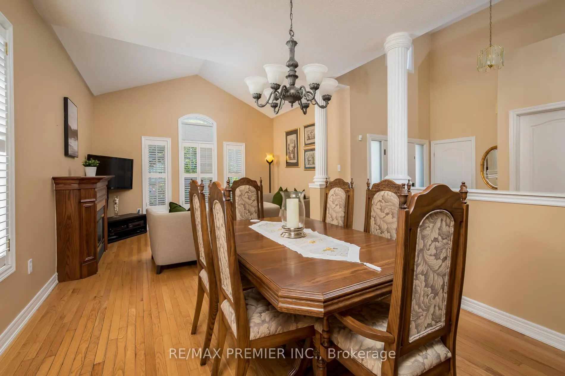 Photo 9 of 36 Toulon Crescent, Vaughan, Vellore Village — HOMEH