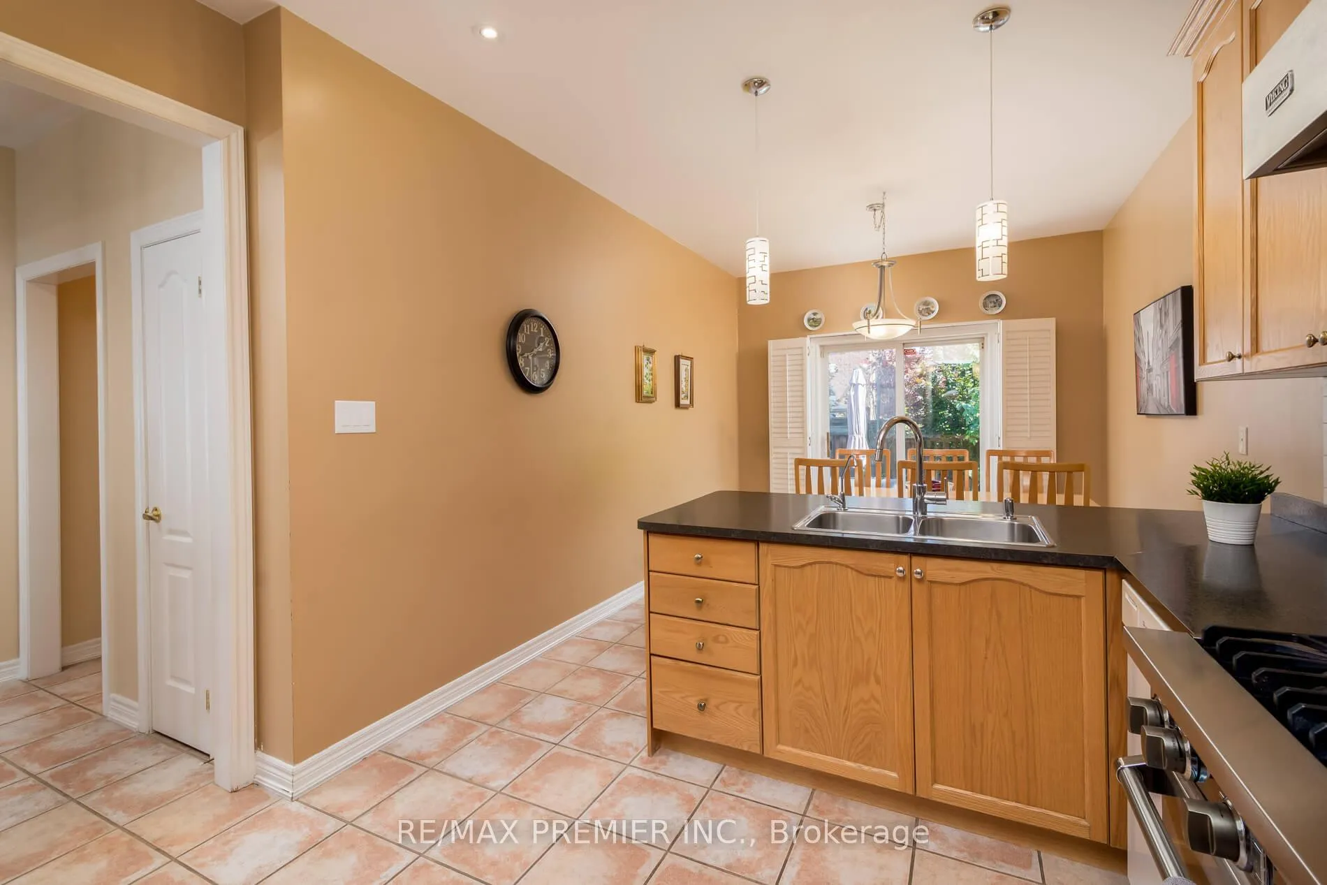 Photo 11 of 36 Toulon Crescent, Vaughan, Vellore Village — HOMEH