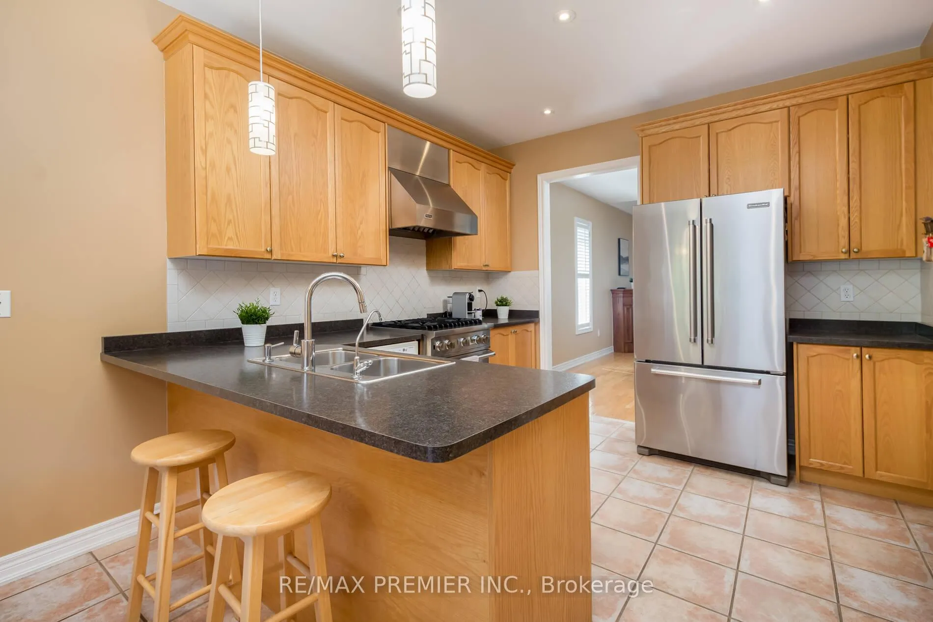 Photo 13 of 36 Toulon Crescent, Vaughan, Vellore Village — HOMEH