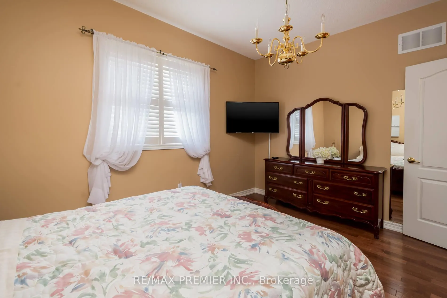 Photo 20 of 36 Toulon Crescent, Vaughan, Vellore Village — HOMEH