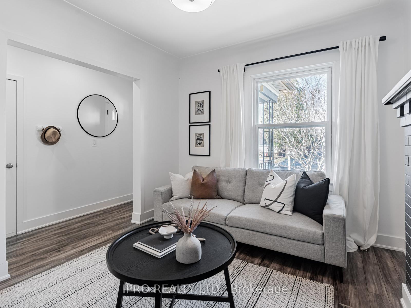 Photo 5 of 5 Thyra Avenue, Toronto, Crescent Town — HOMEH