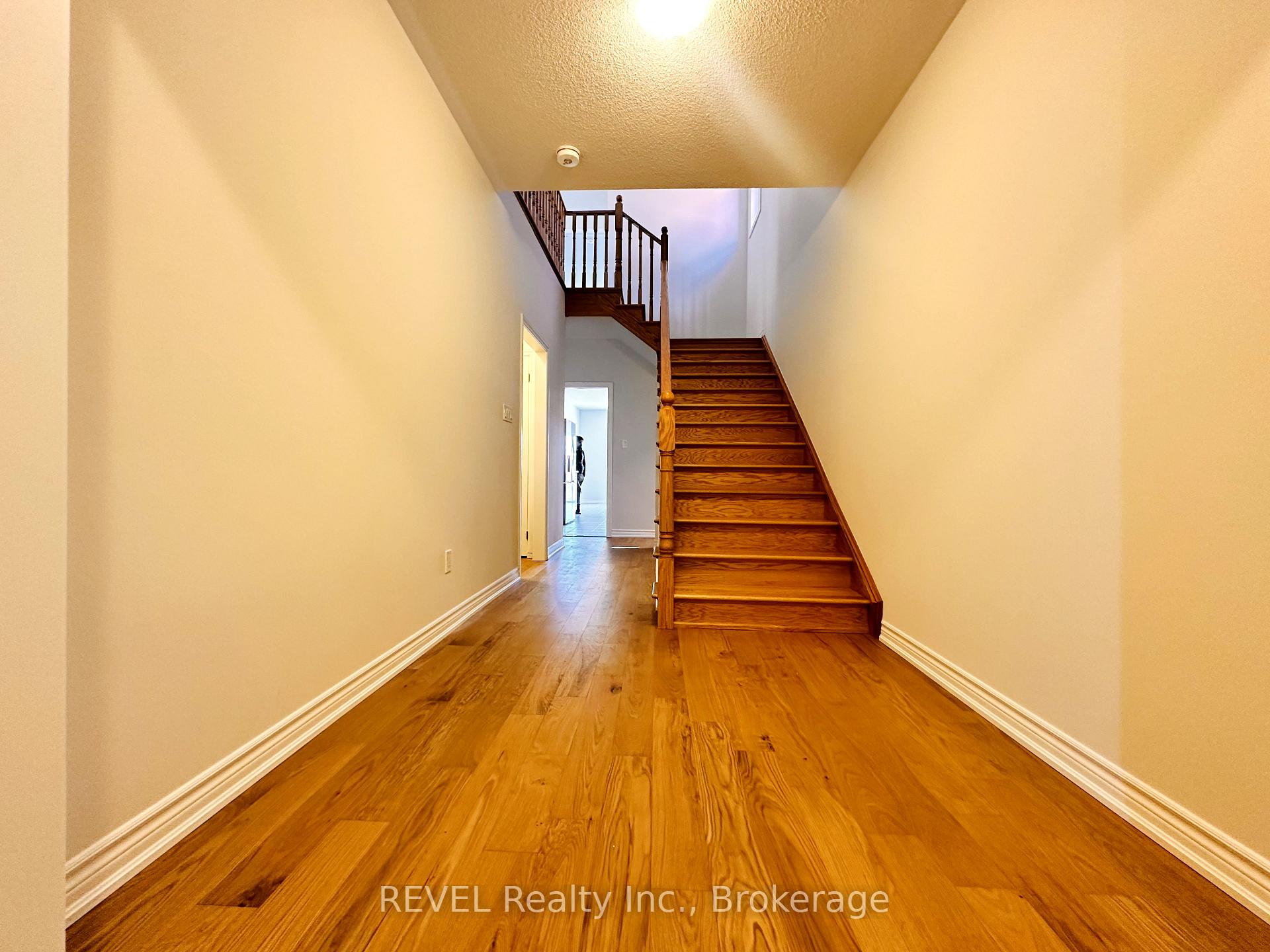 Photo 3 of Unit UPPER, 262 Palace Street, Thorold, Thorold Downtown — HOMEH