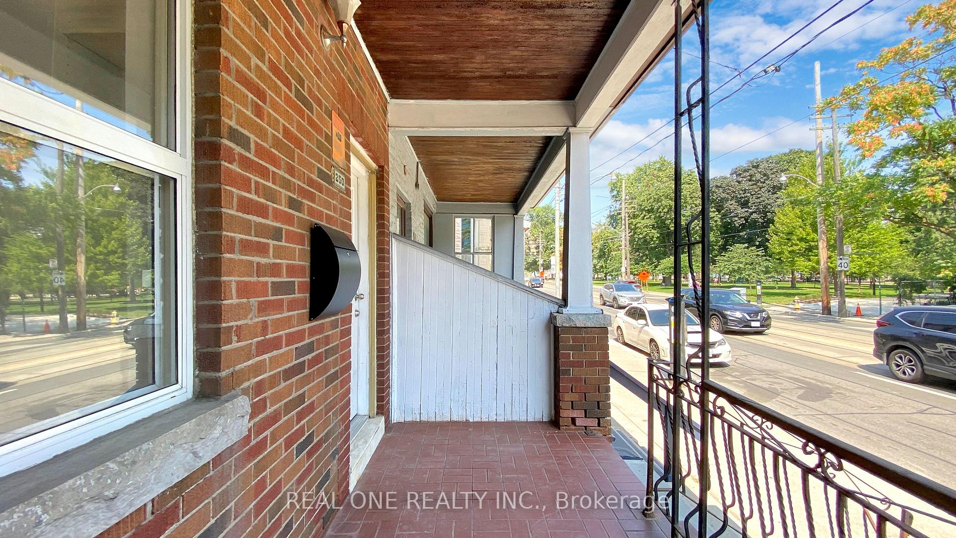 Photo 16 of 250 Bathurst Street, Toronto, Trinity-Bellwoods — HOMEH