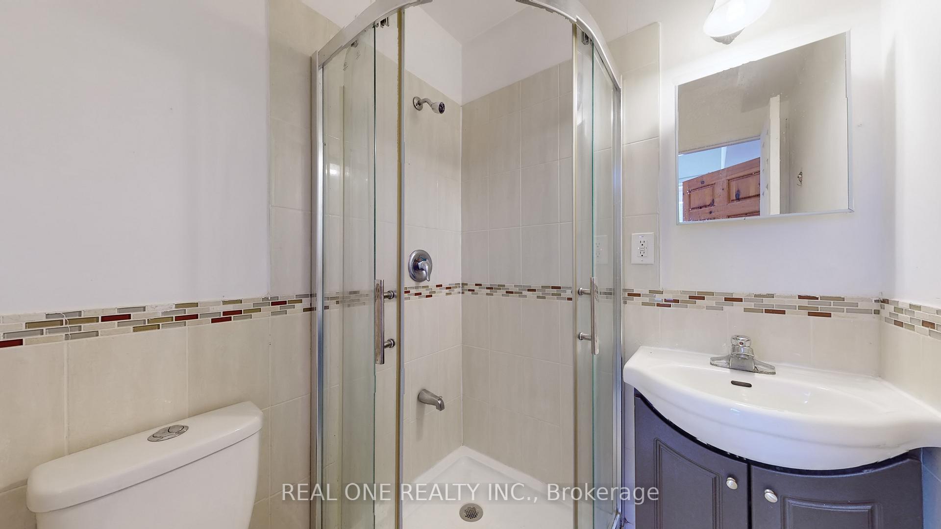 Photo 17 of 250 Bathurst Street, Toronto, Trinity-Bellwoods — HOMEH