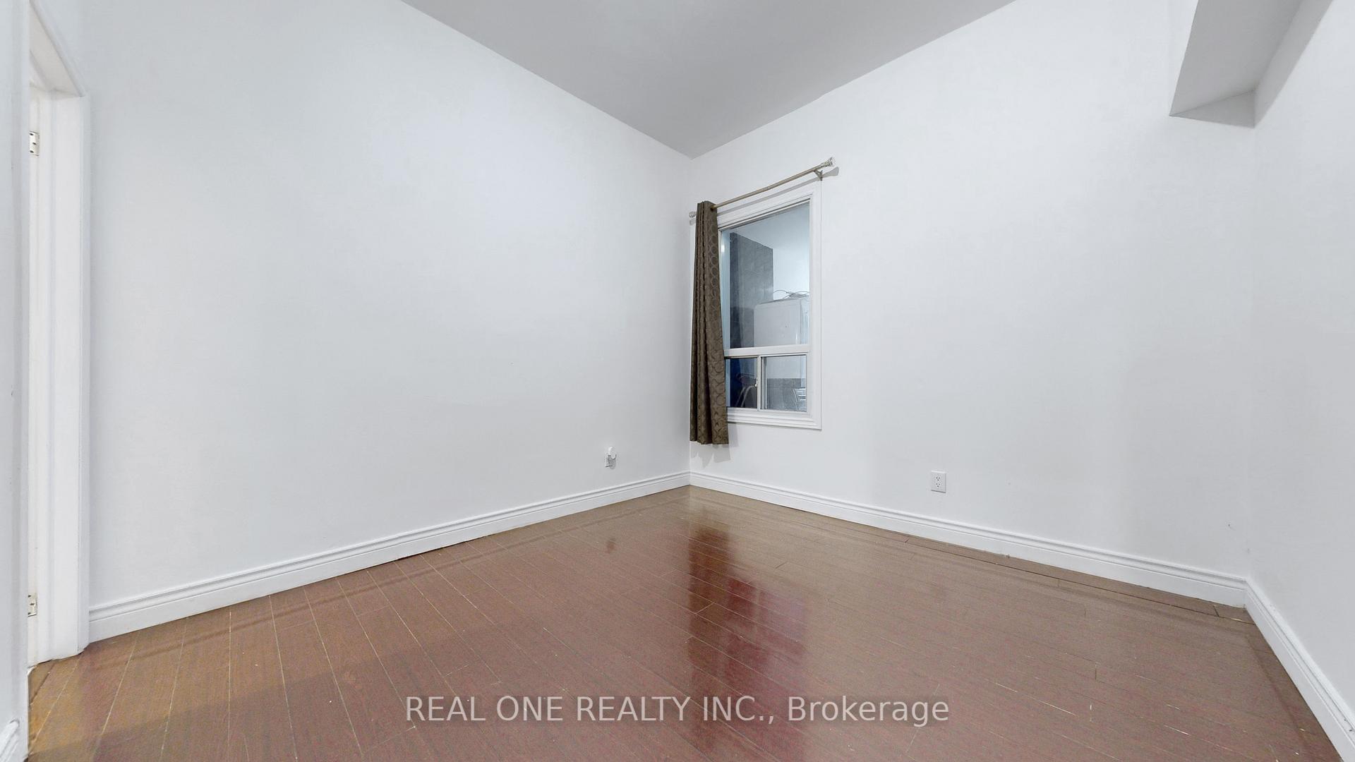 Photo 18 of 250 Bathurst Street, Toronto, Trinity-Bellwoods — HOMEH