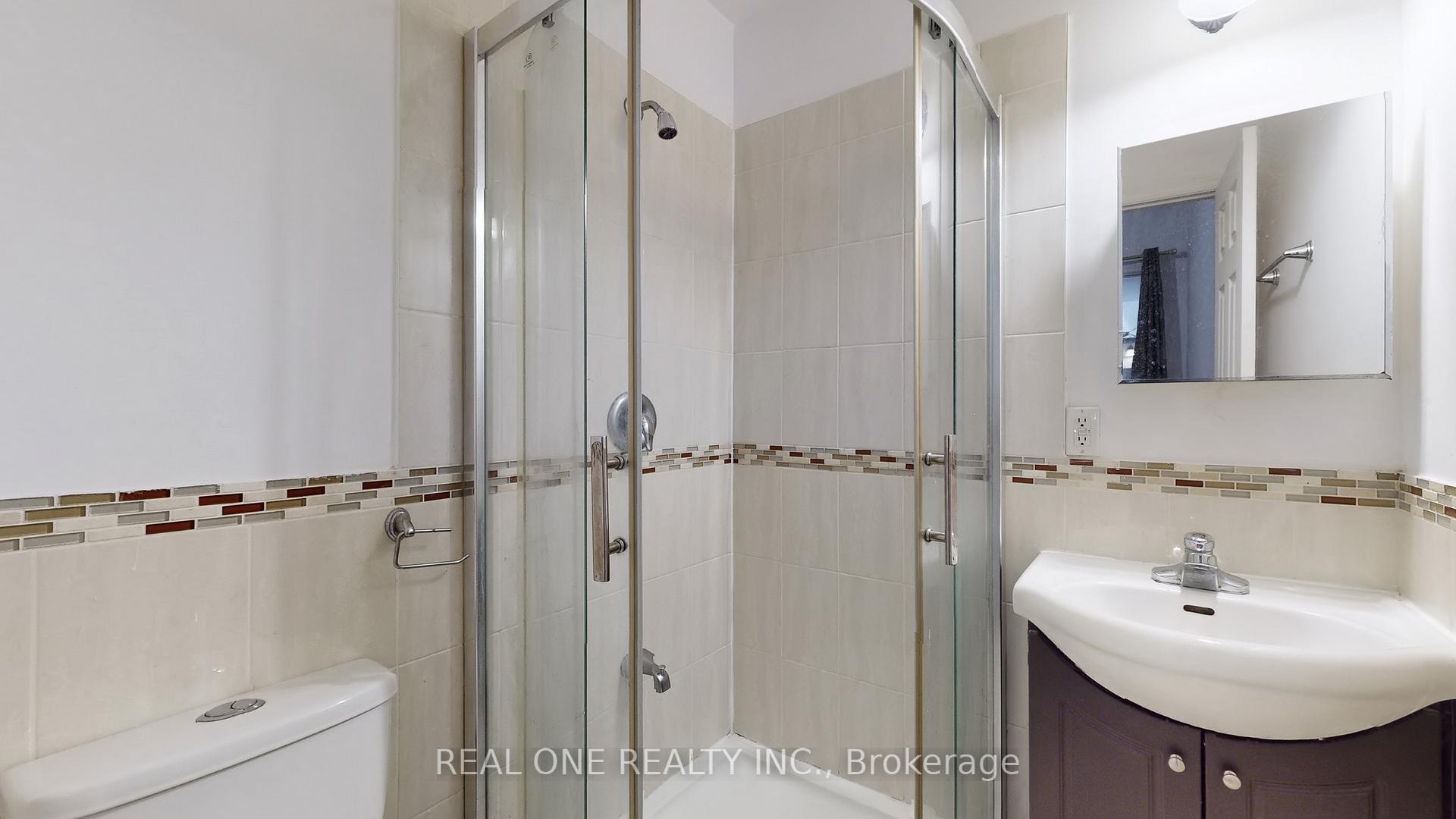 Photo 10 of 250 Bathurst Street, Toronto, Trinity-Bellwoods — HOMEH