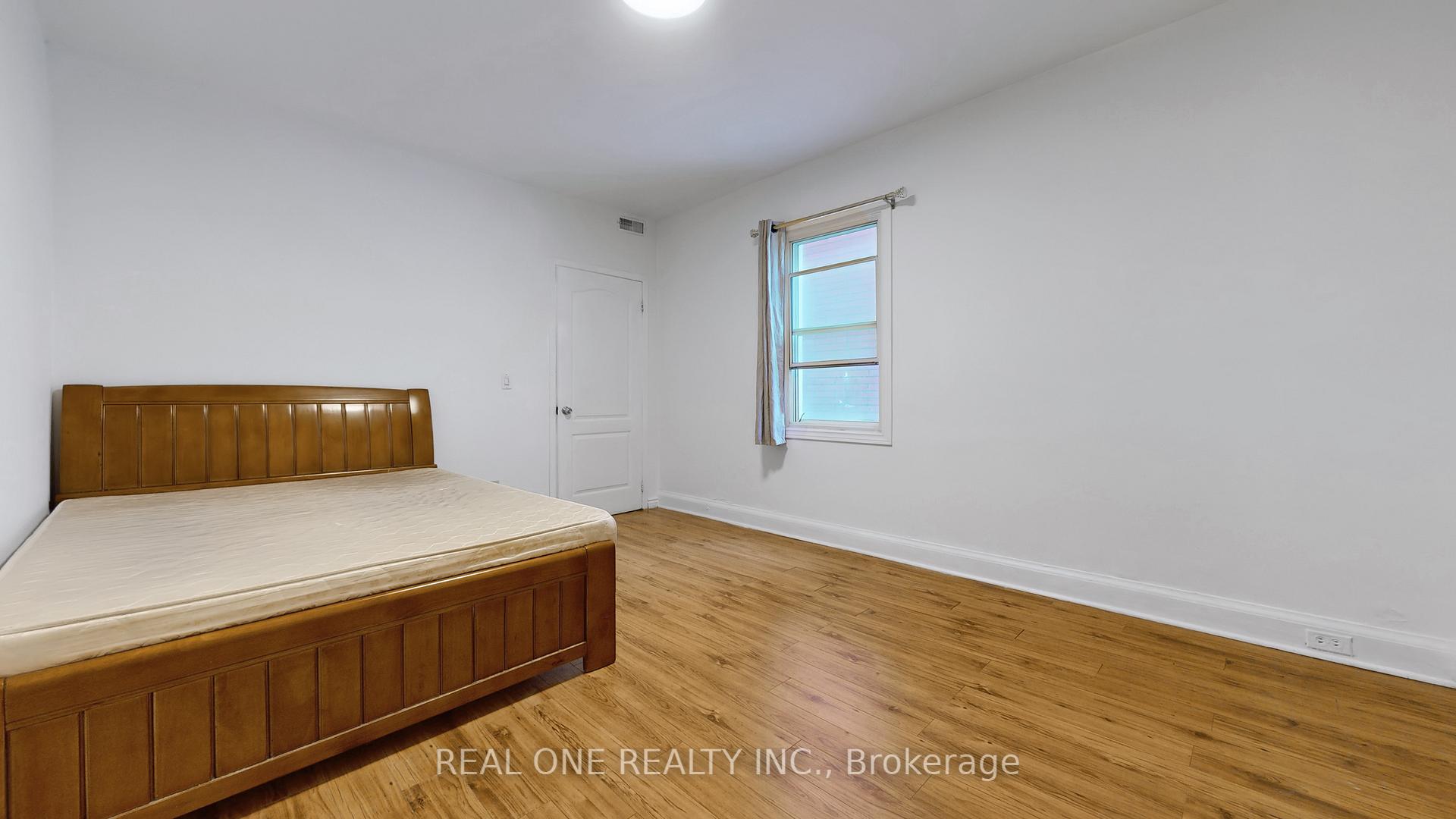 Photo 22 of 250 Bathurst Street, Toronto, Trinity-Bellwoods — HOMEH