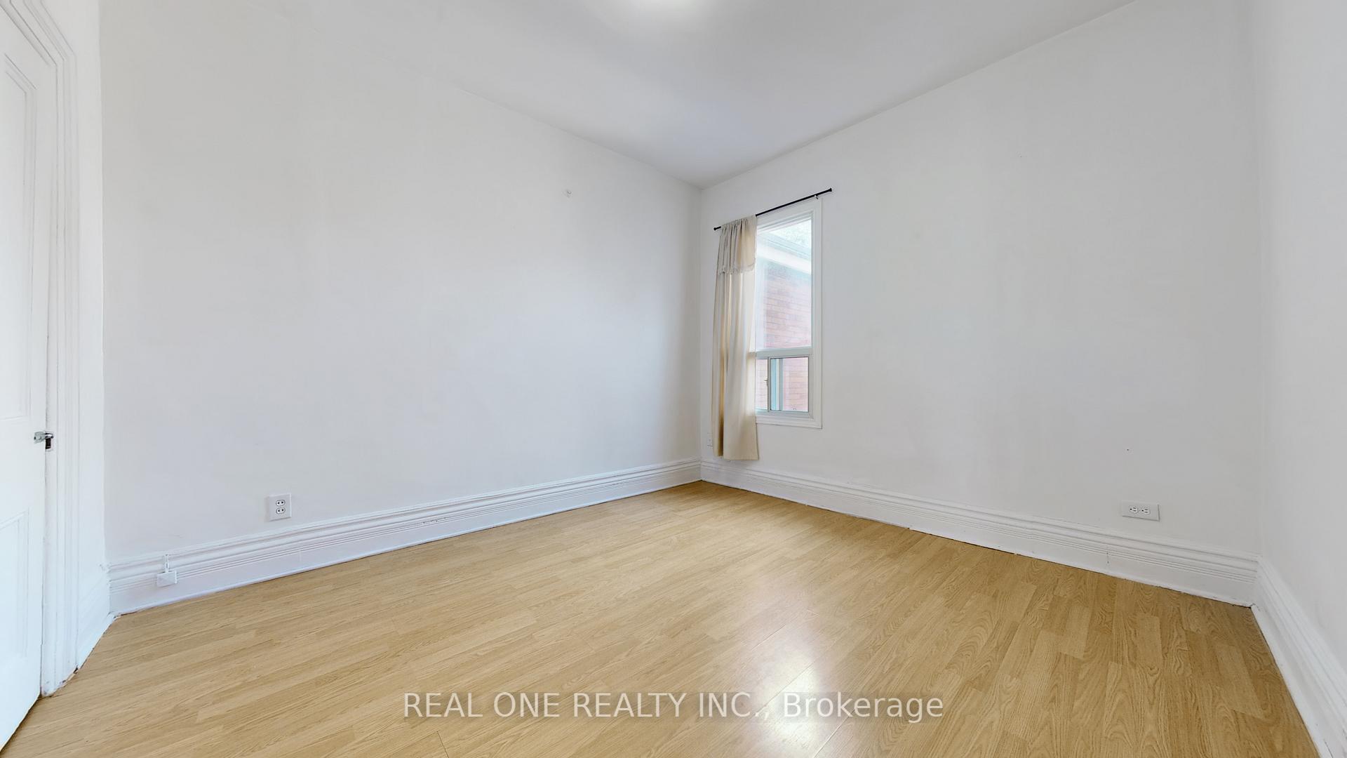 Photo 32 of 250 Bathurst Street, Toronto, Trinity-Bellwoods — HOMEH