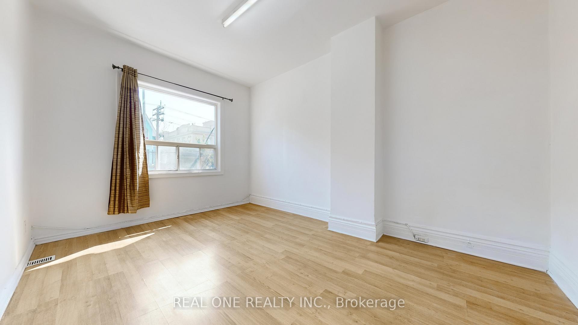Photo 34 of 250 Bathurst Street, Toronto, Trinity-Bellwoods — HOMEH