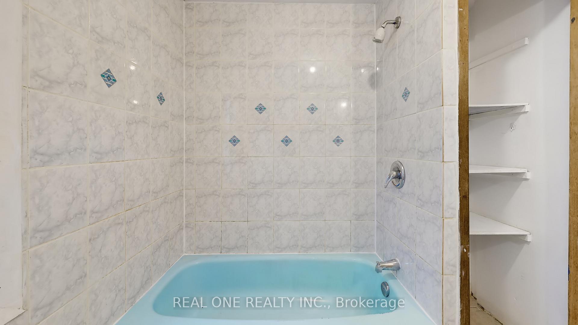 Photo 23 of 250 Bathurst Street, Toronto, Trinity-Bellwoods — HOMEH