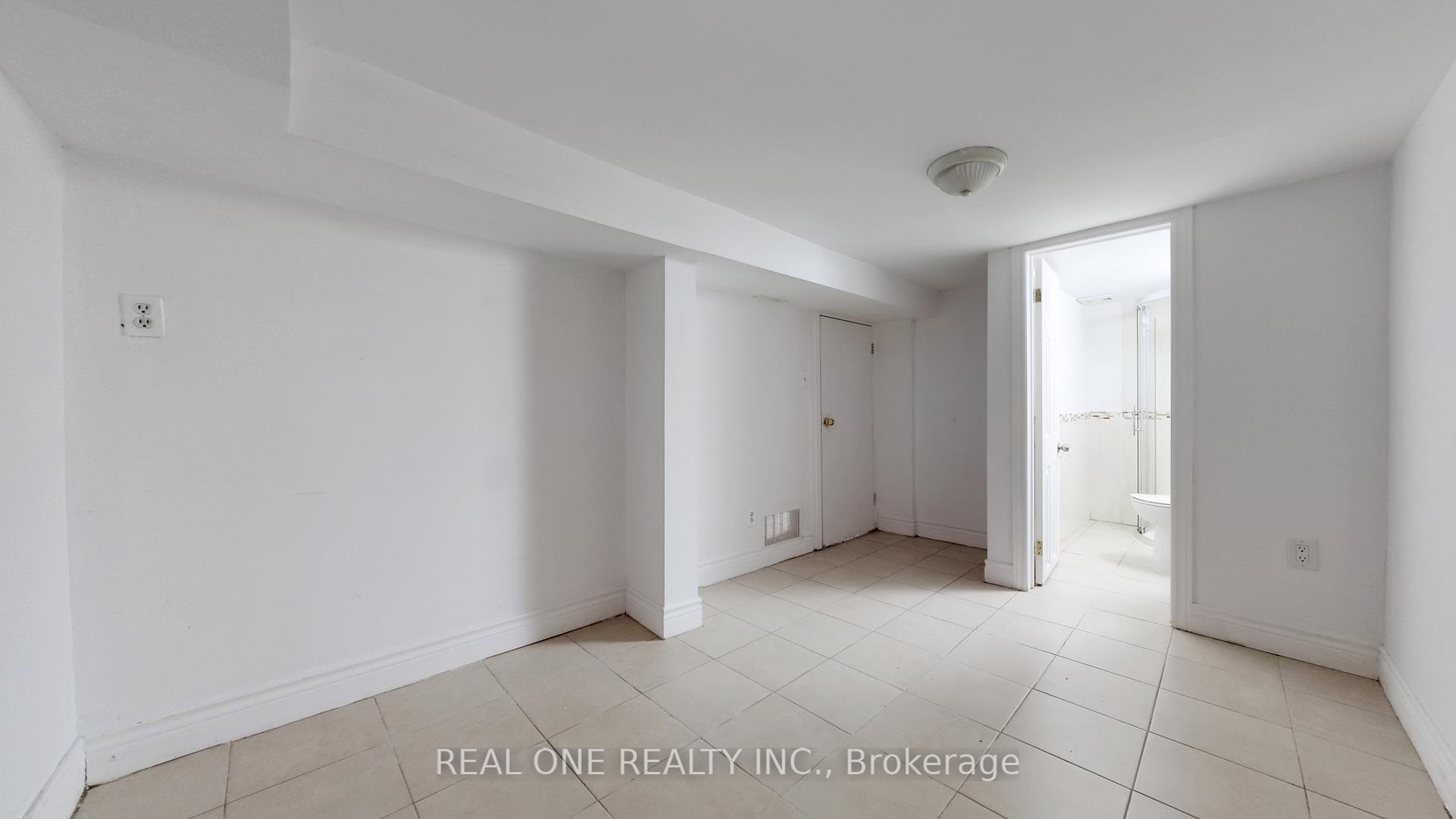 Photo 21 of 250 Bathurst Street, Toronto, Trinity-Bellwoods — HOMEH