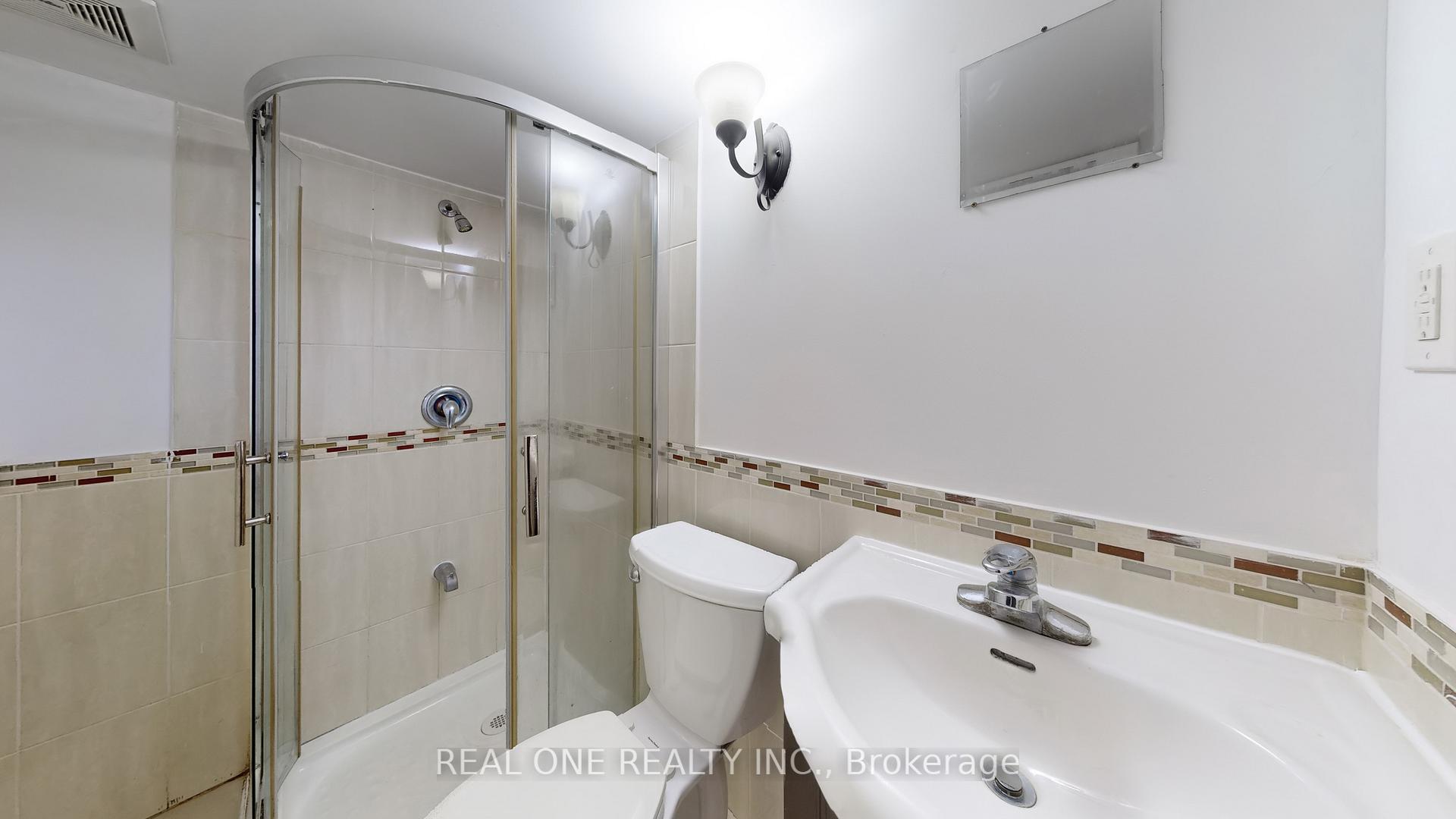 Photo 19 of 250 Bathurst Street, Toronto, Trinity-Bellwoods — HOMEH
