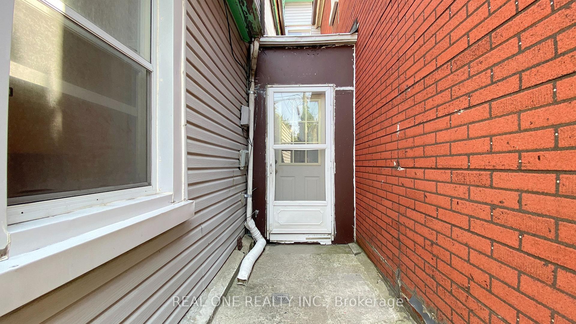 Photo 24 of 250 Bathurst Street, Toronto, Trinity-Bellwoods — HOMEH