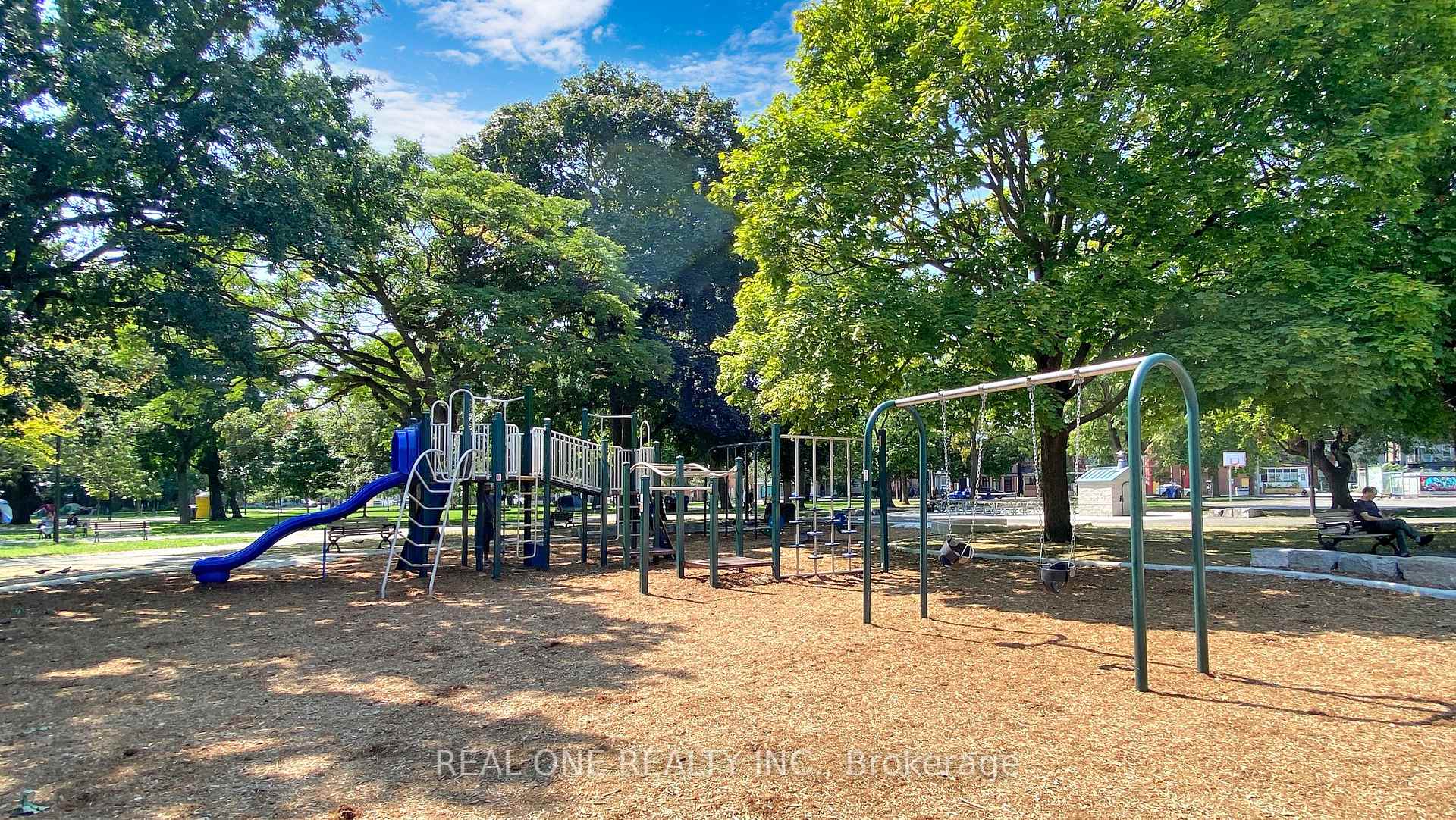 Photo 38 of 250 Bathurst Street, Toronto, Trinity-Bellwoods — HOMEH