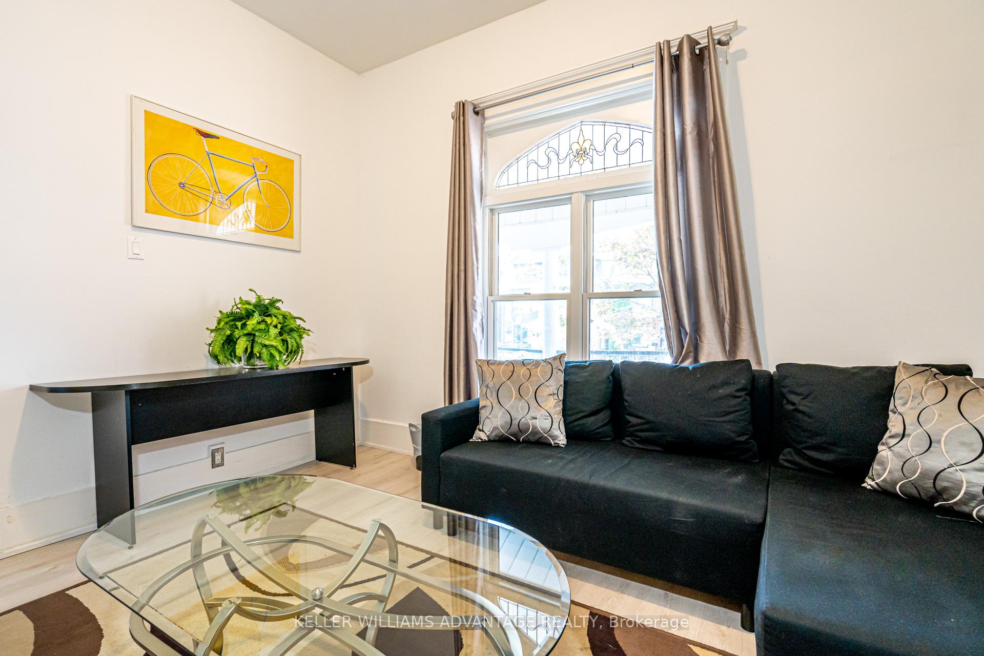 Photo 3 of 107 Kenilworth Avenue, Toronto, The Beaches — HOMEH