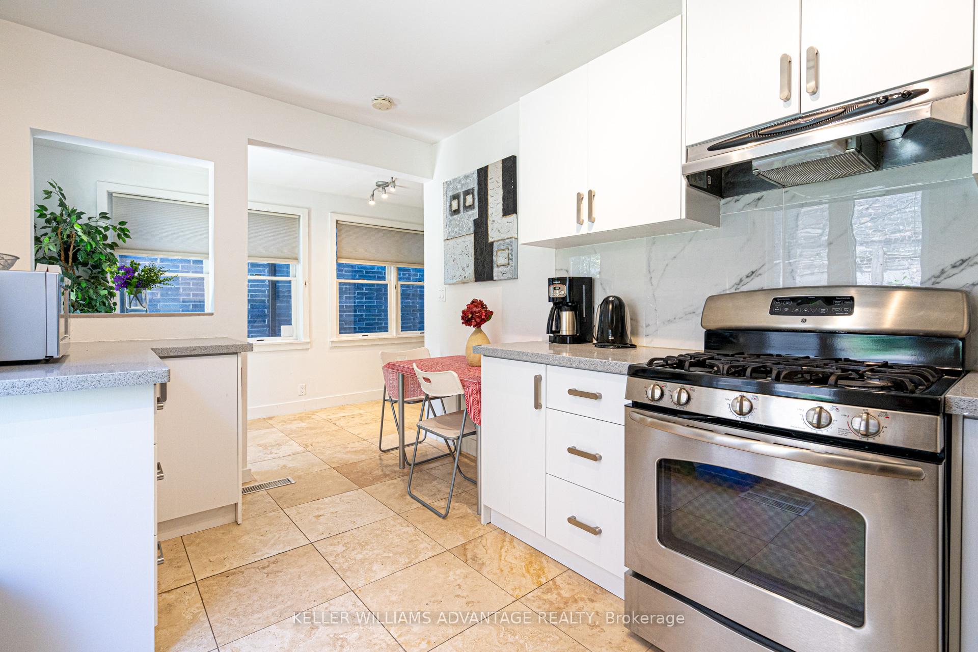 Photo 8 of 107 Kenilworth Avenue, Toronto, The Beaches — HOMEH