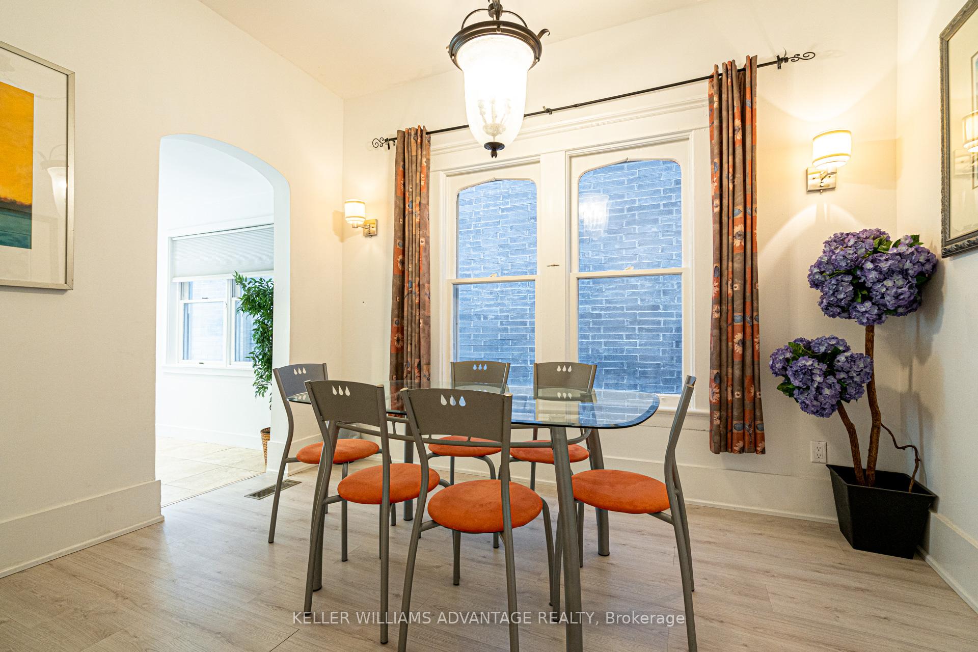 Photo 10 of 107 Kenilworth Avenue, Toronto, The Beaches — HOMEH
