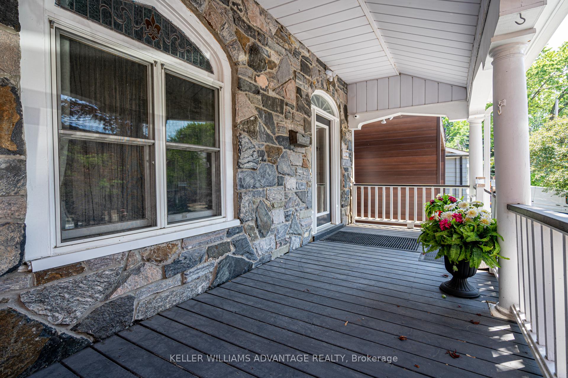 Photo 23 of 107 Kenilworth Avenue, Toronto, The Beaches — HOMEH