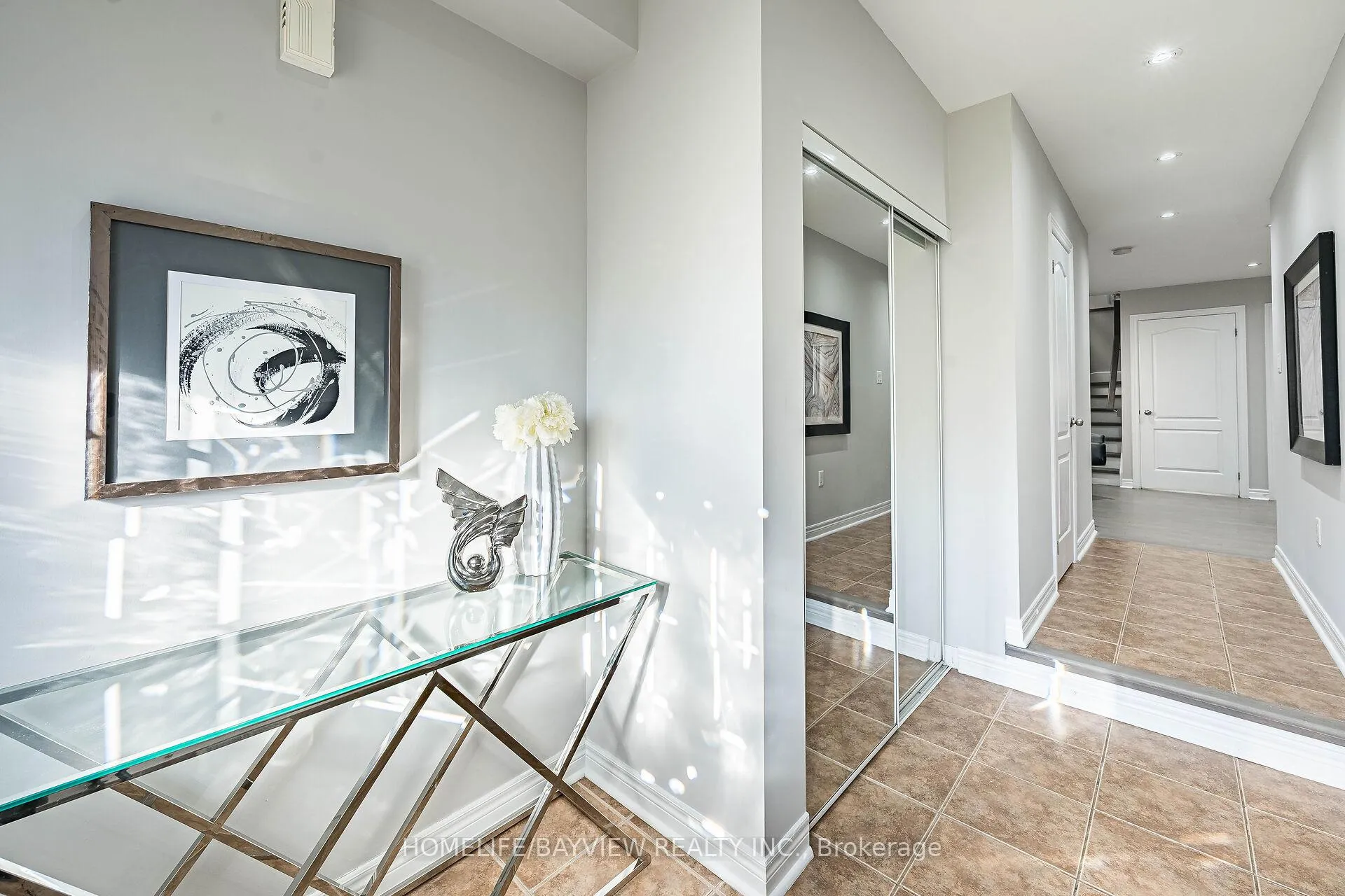 Photo 8 of 61 Four Seasons Crescent, Newmarket, Woodland Hill — HOMEH