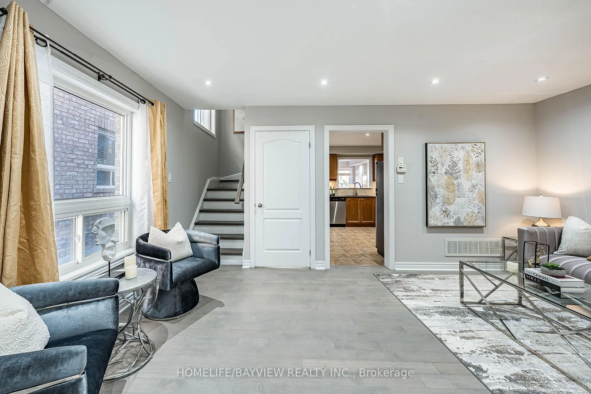 Photo 9 of 61 Four Seasons Crescent, Newmarket, Woodland Hill — HOMEH