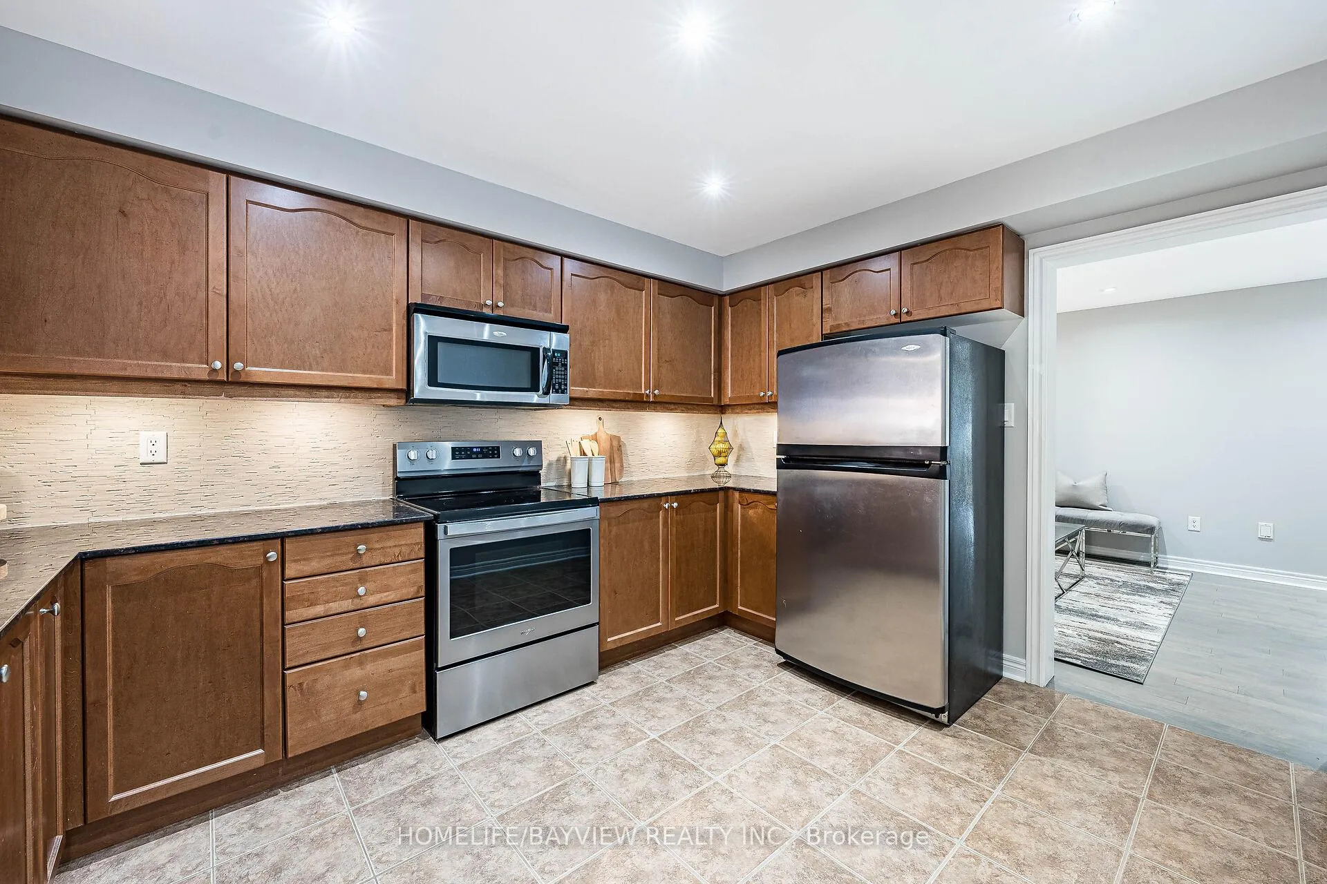 Photo 15 of 61 Four Seasons Crescent, Newmarket, Woodland Hill — HOMEH