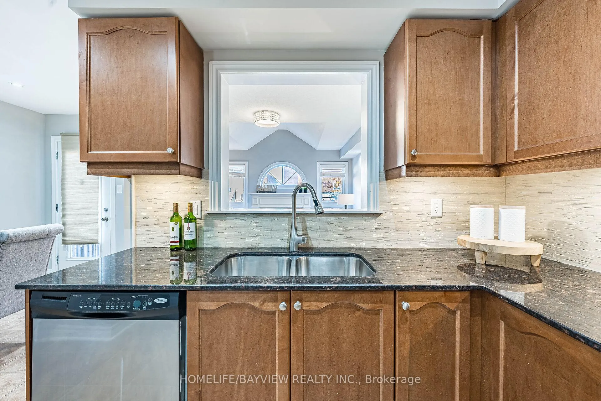 Photo 17 of 61 Four Seasons Crescent, Newmarket, Woodland Hill — HOMEH