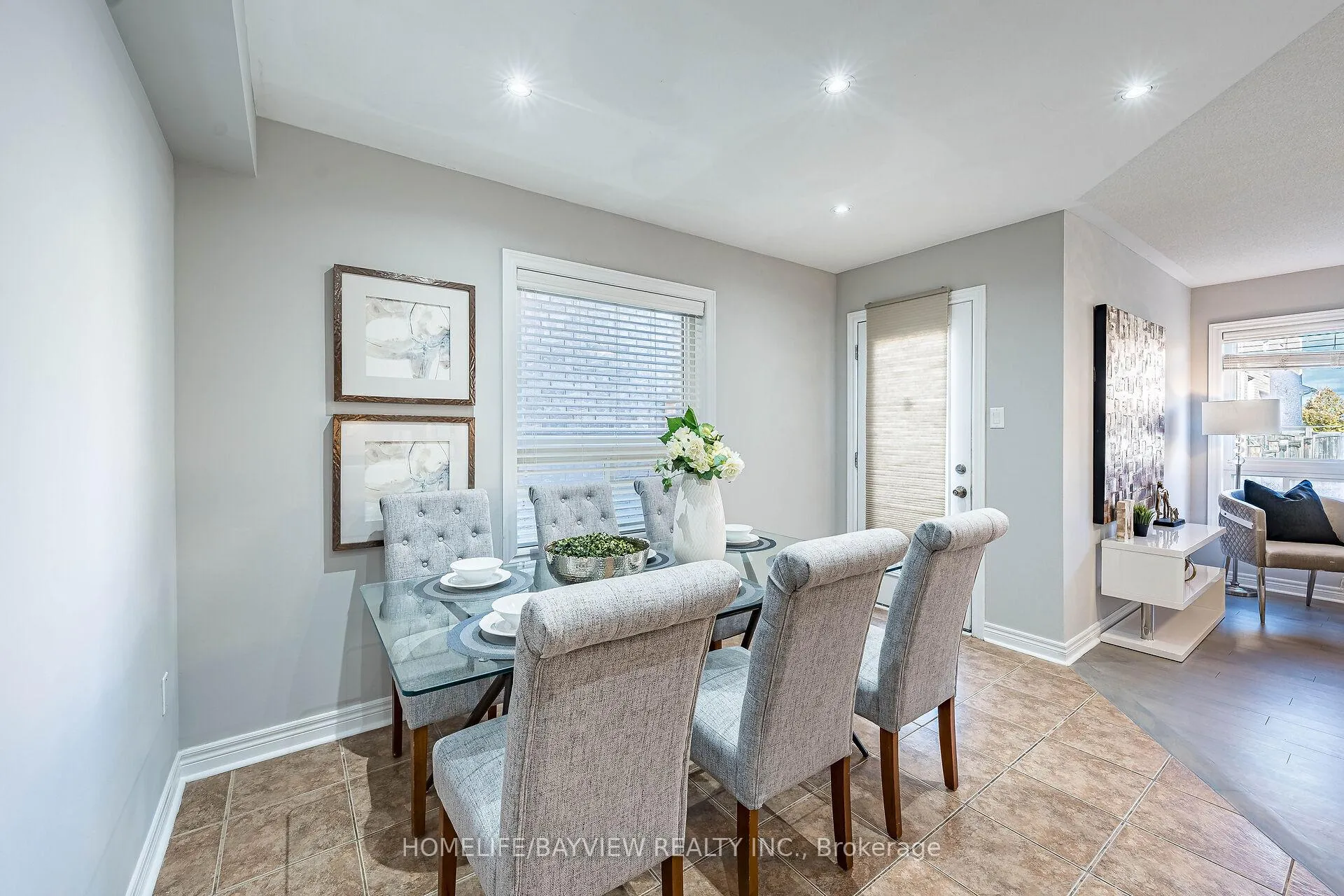Photo 18 of 61 Four Seasons Crescent, Newmarket, Woodland Hill — HOMEH