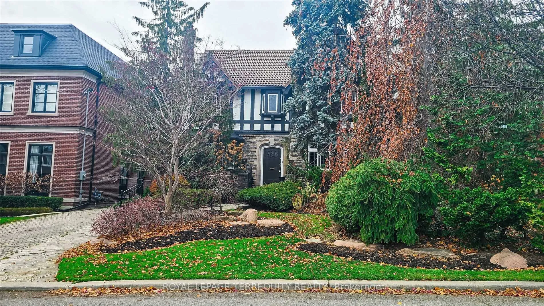 Front of 312 Glenayr Road