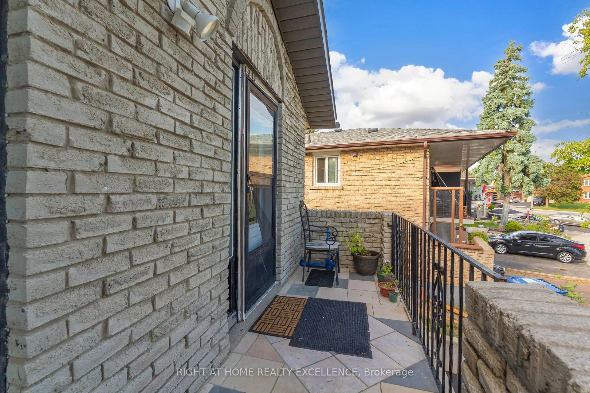 Photo 5 of 153 Bruce Beer Drive, Brampton, Madoc — HOMEH