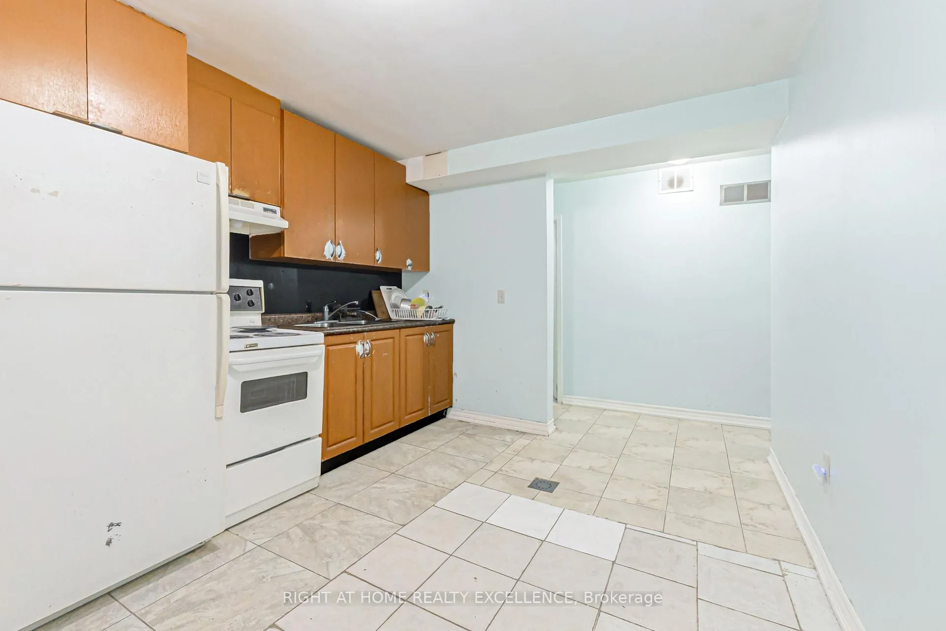 Photo 37 of 153 Bruce Beer Drive, Brampton, Madoc — HOMEH