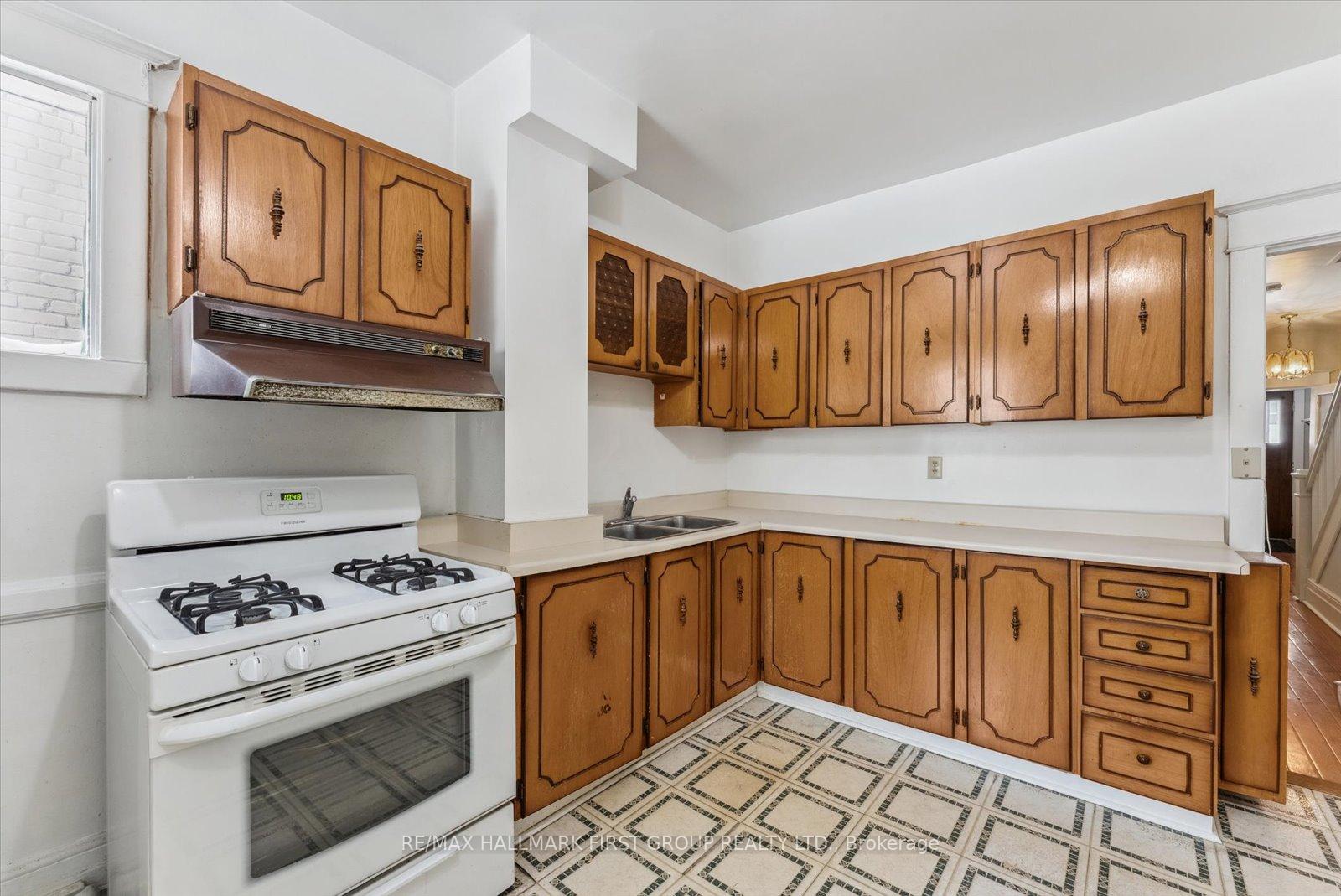 Photo 11 of 176 Langley Avenue, Toronto, North Riverdale — HOMEH