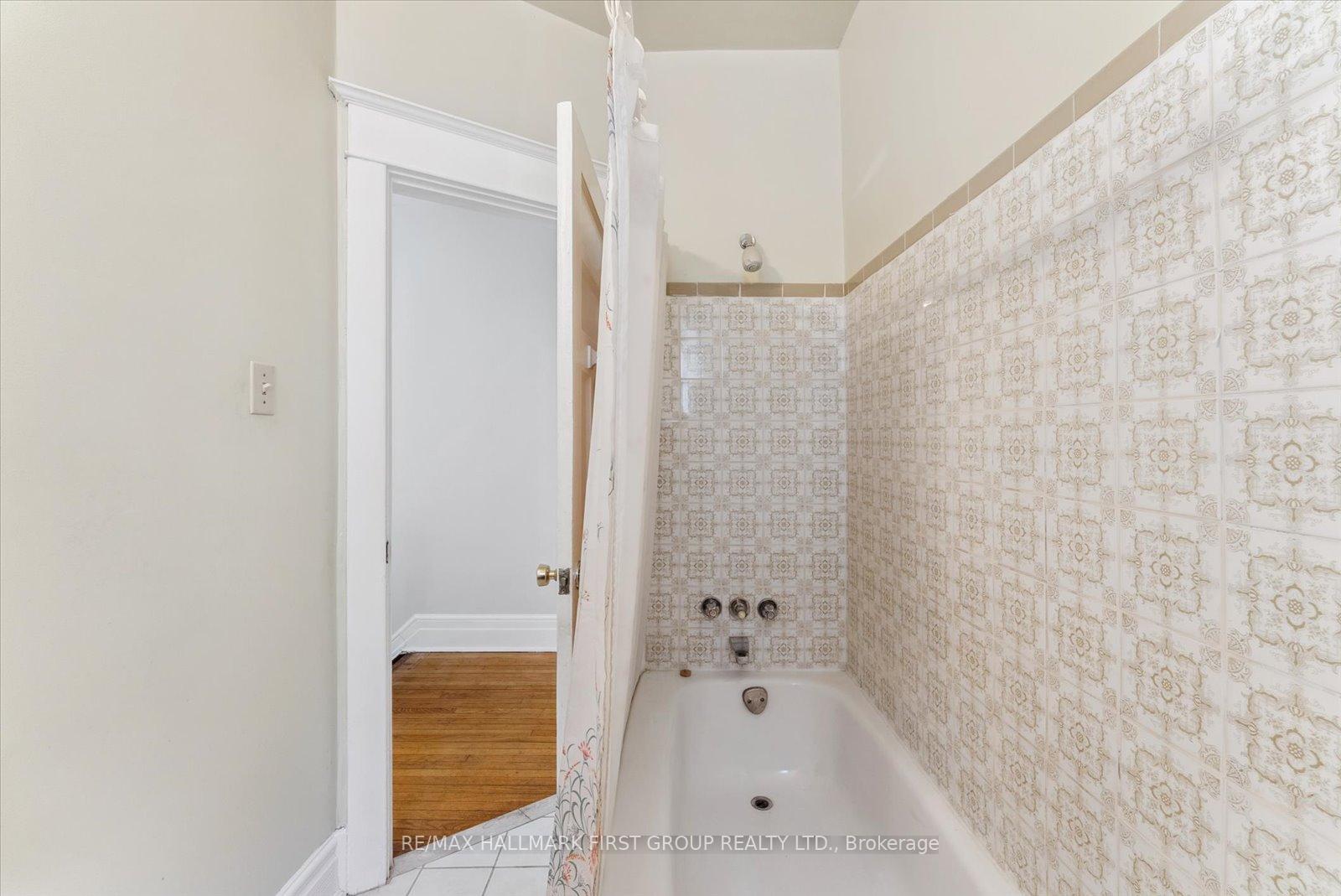 Photo 18 of 176 Langley Avenue, Toronto, North Riverdale — HOMEH