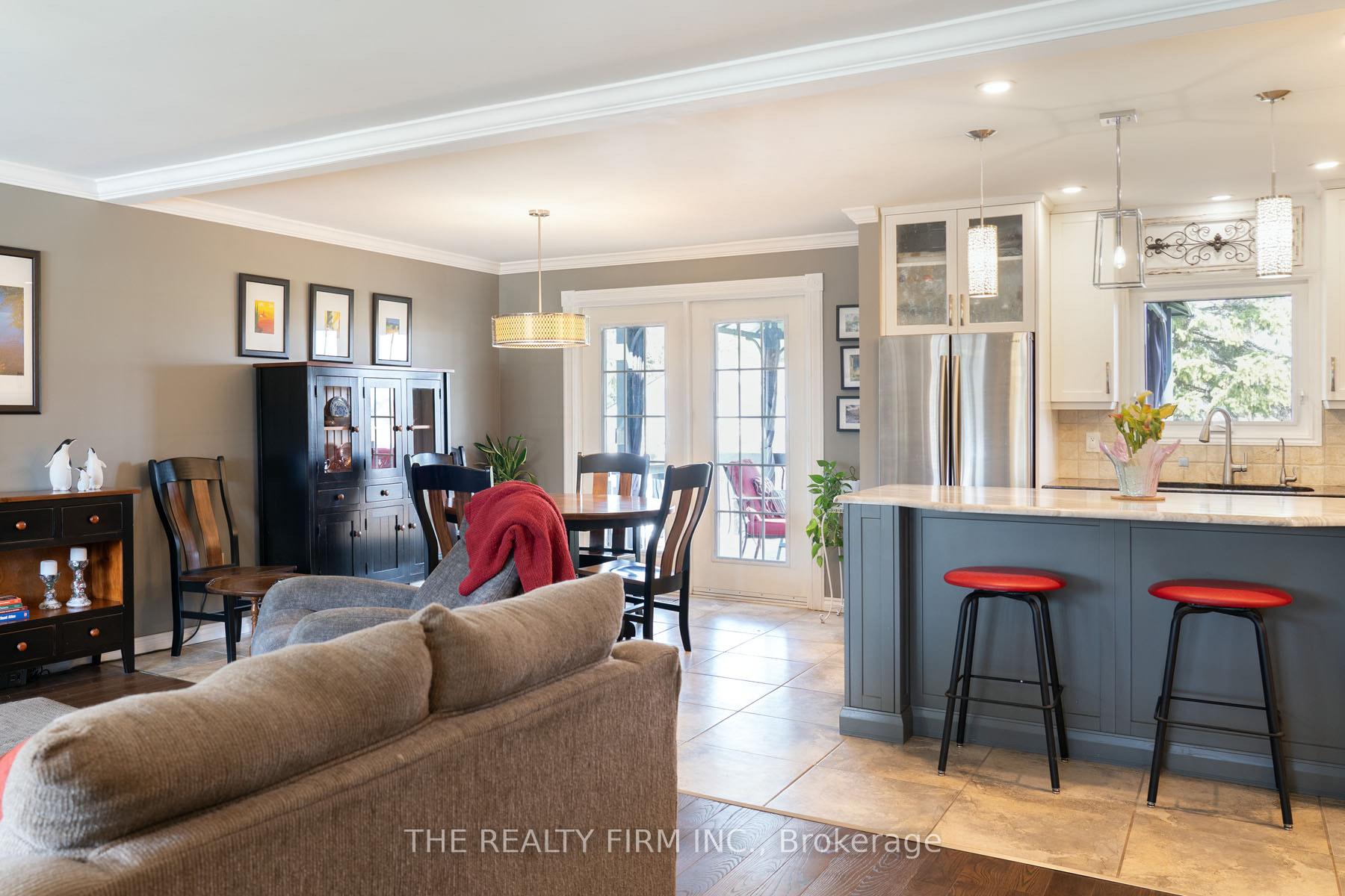 Photo 4 of 2340 Bentim Road, Strathroy-Caradoc, Mount Brydges — HOMEH