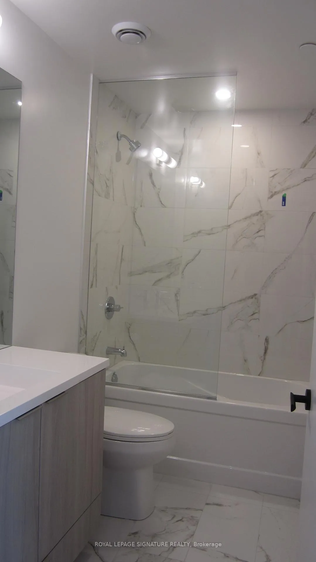 Photo 5 of Unit 4710, 8 Interchange Way, Vaughan, Vaughan Corporate Centre — HOMEH