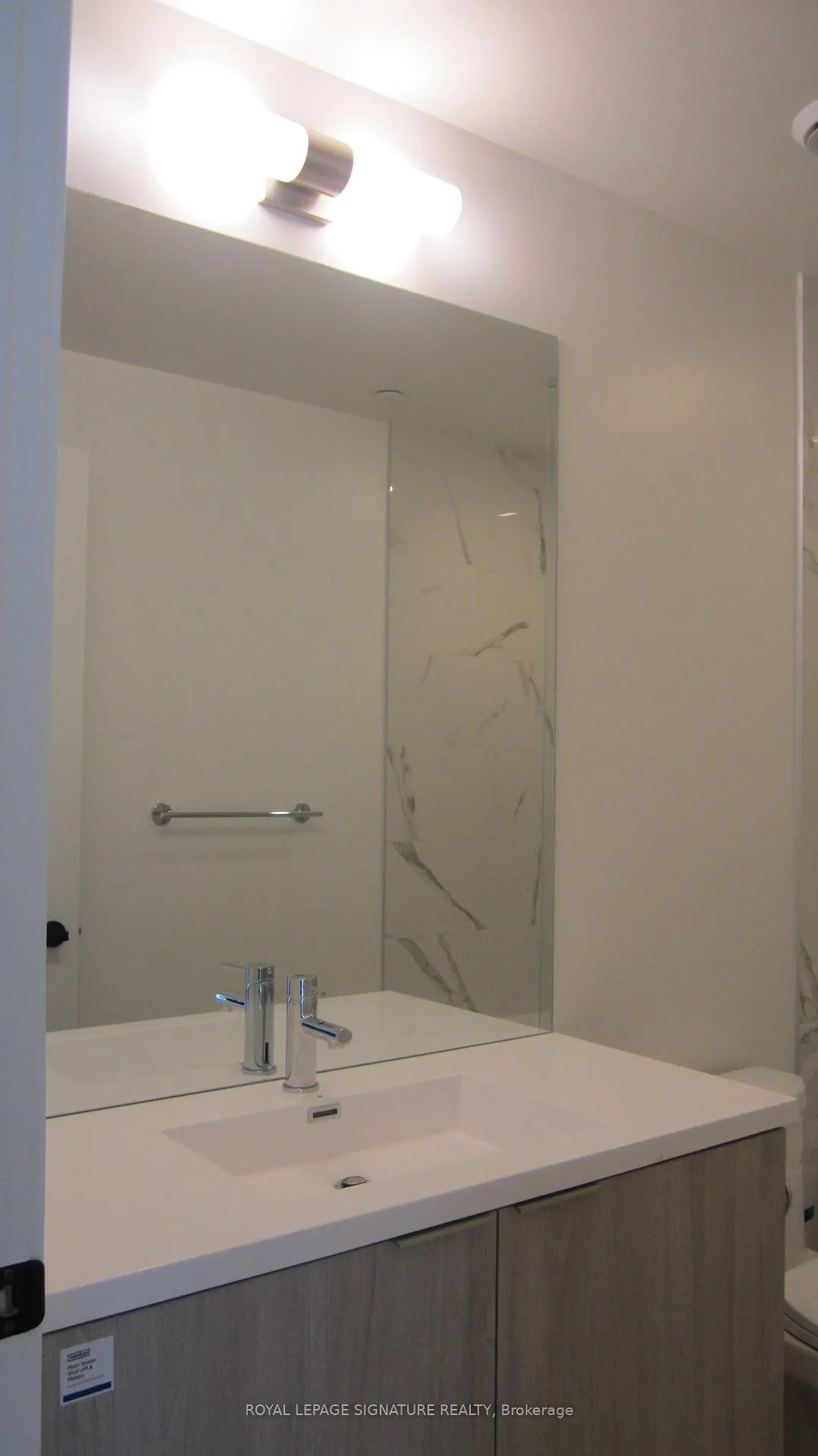 Photo 6 of Unit 4710, 8 Interchange Way, Vaughan, Vaughan Corporate Centre — HOMEH