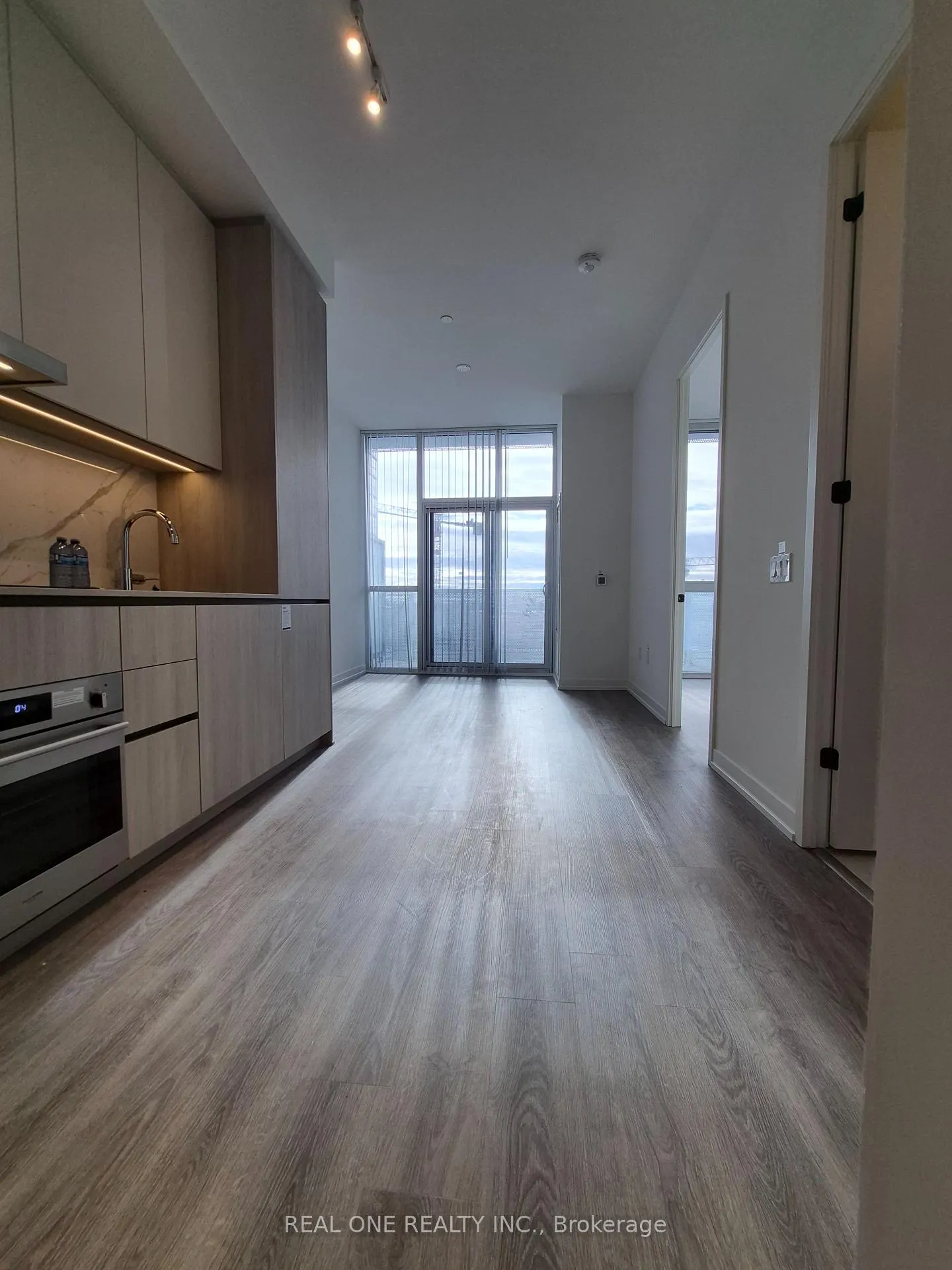 Photo 4 of Unit 617 C Tower, 8 Interchange Way, Vaughan, Vaughan Corporate Centre — HOMEH