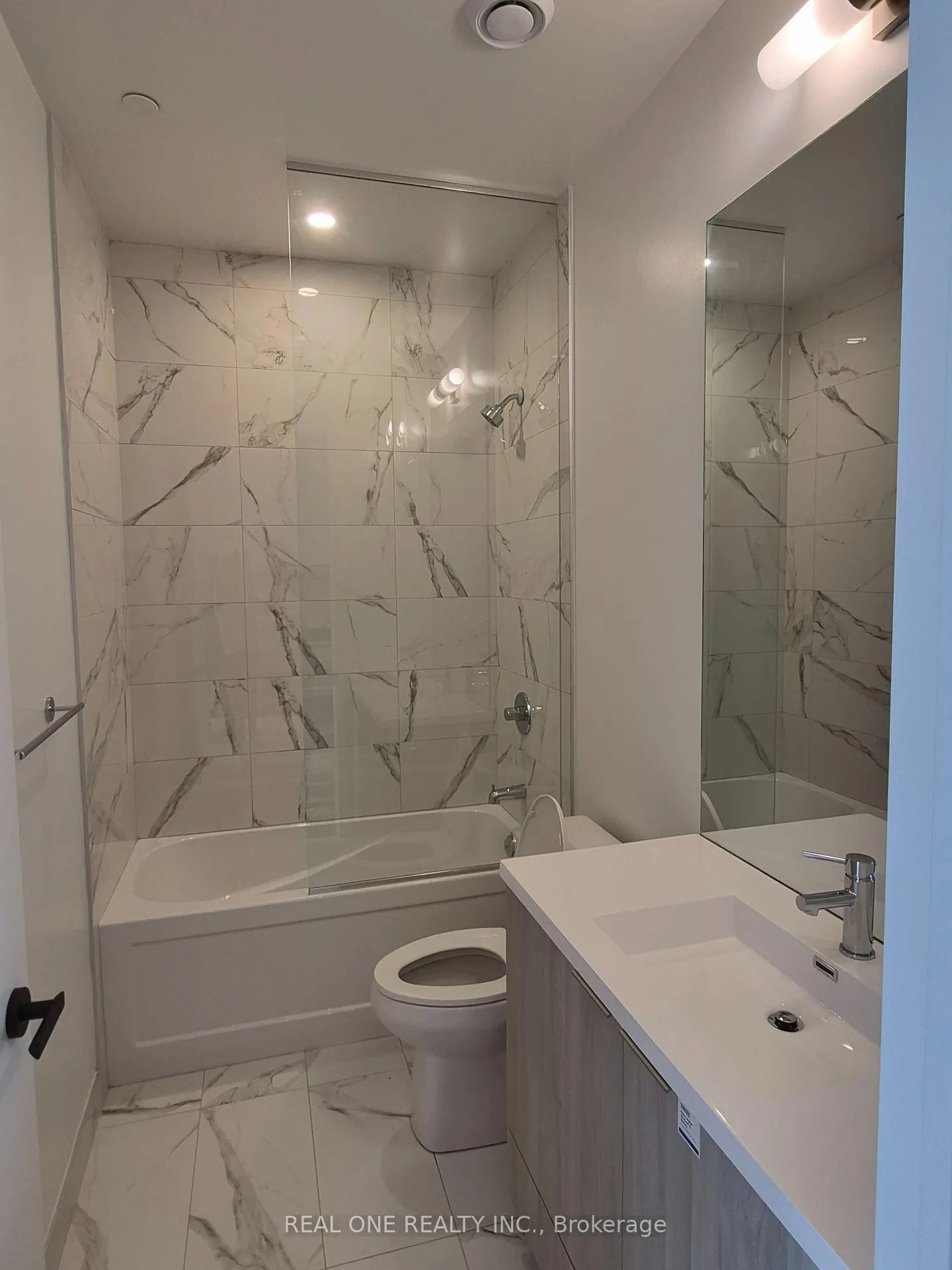 Photo 10 of Unit 617 C Tower, 8 Interchange Way, Vaughan, Vaughan Corporate Centre — HOMEH