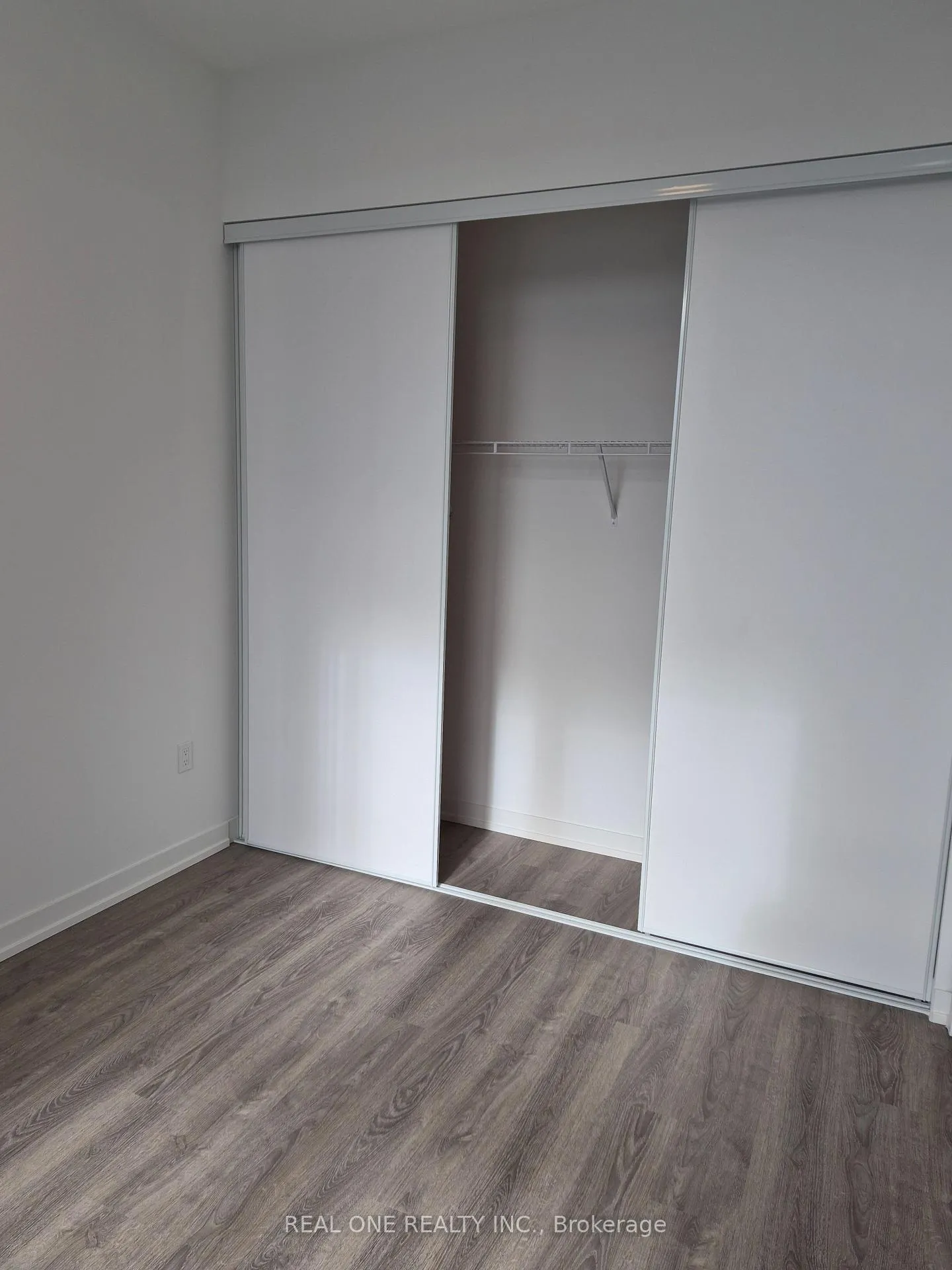 Photo 11 of Unit 617 C Tower, 8 Interchange Way, Vaughan, Vaughan Corporate Centre — HOMEH