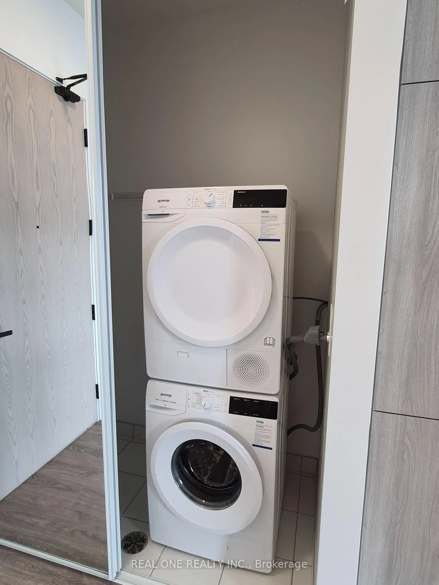 Photo 14 of Unit 617 C Tower, 8 Interchange Way, Vaughan, Vaughan Corporate Centre — HOMEH