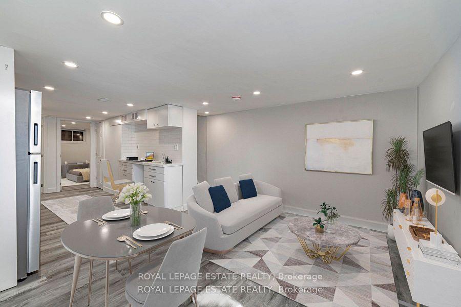 Photo 3 of Unit B, 568 Woodbine Avenue, Toronto, Woodbine Corridor — HOMEH