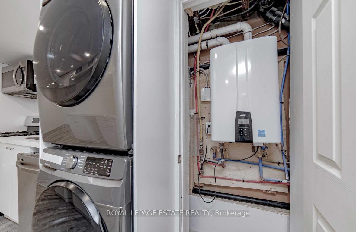 Photo 8 of Unit B, 568 Woodbine Avenue, Toronto, Woodbine Corridor — HOMEH
