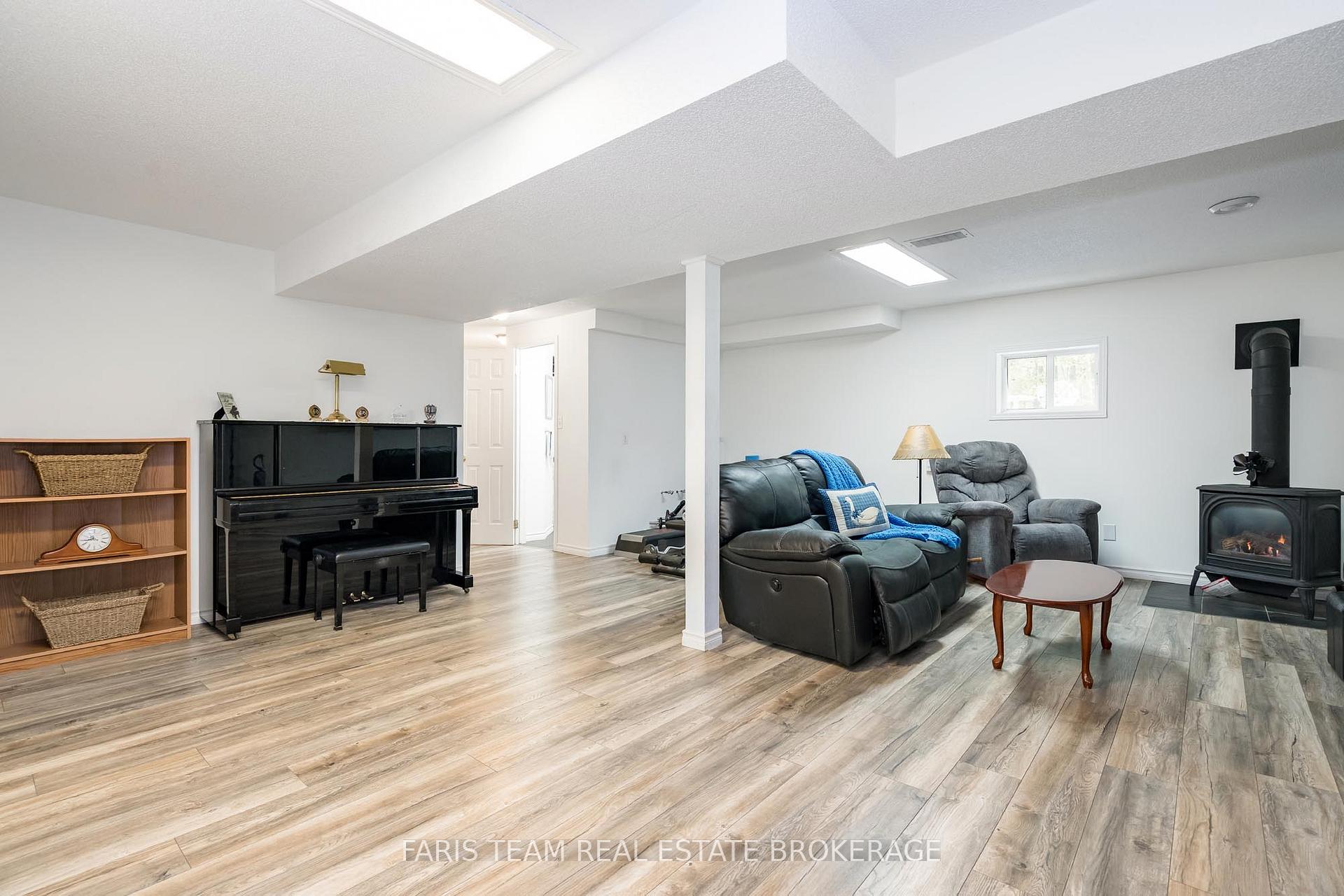 Photo 18 of 1474 Champlain Road, Tiny, Rural Tiny — HOMEH